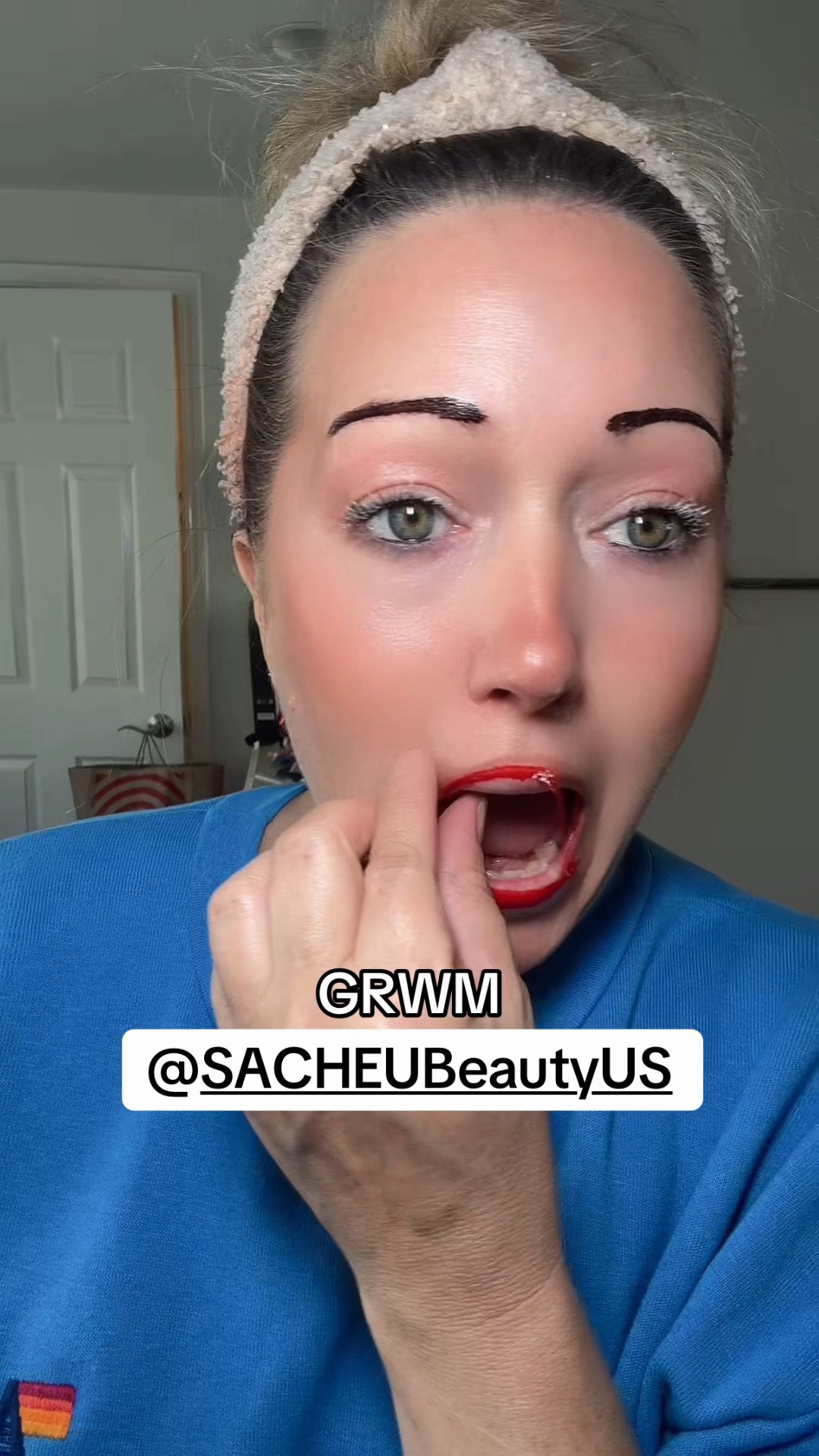 Sacheu peel off lip liner