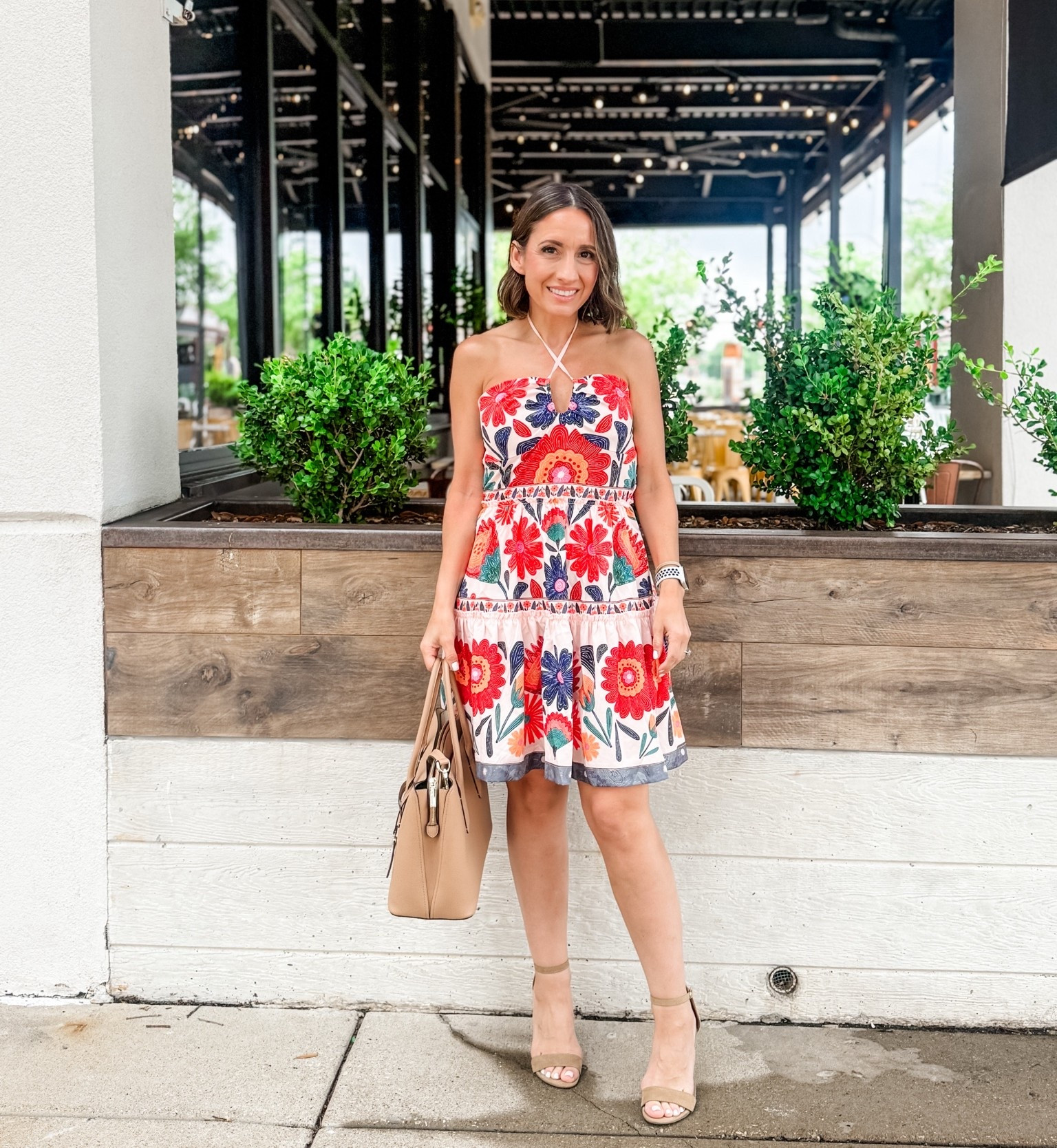 An easy summer dress that’s as comfortable as it is pretty. 🌸

This floral FLOERNS dress from Amazon runs true to size and is lightweight enough for hot summer days. I love it for brunch, vacation, baby showers, or date night.

I paired it with my favorite Sam Edelman nude heels to help elongate my legs (a petite styling trick!) and a classic Kate Spade handbag.

Everything is linked in my LTK. 🤍

#LTKWedding #LTKPetite #LTKootd