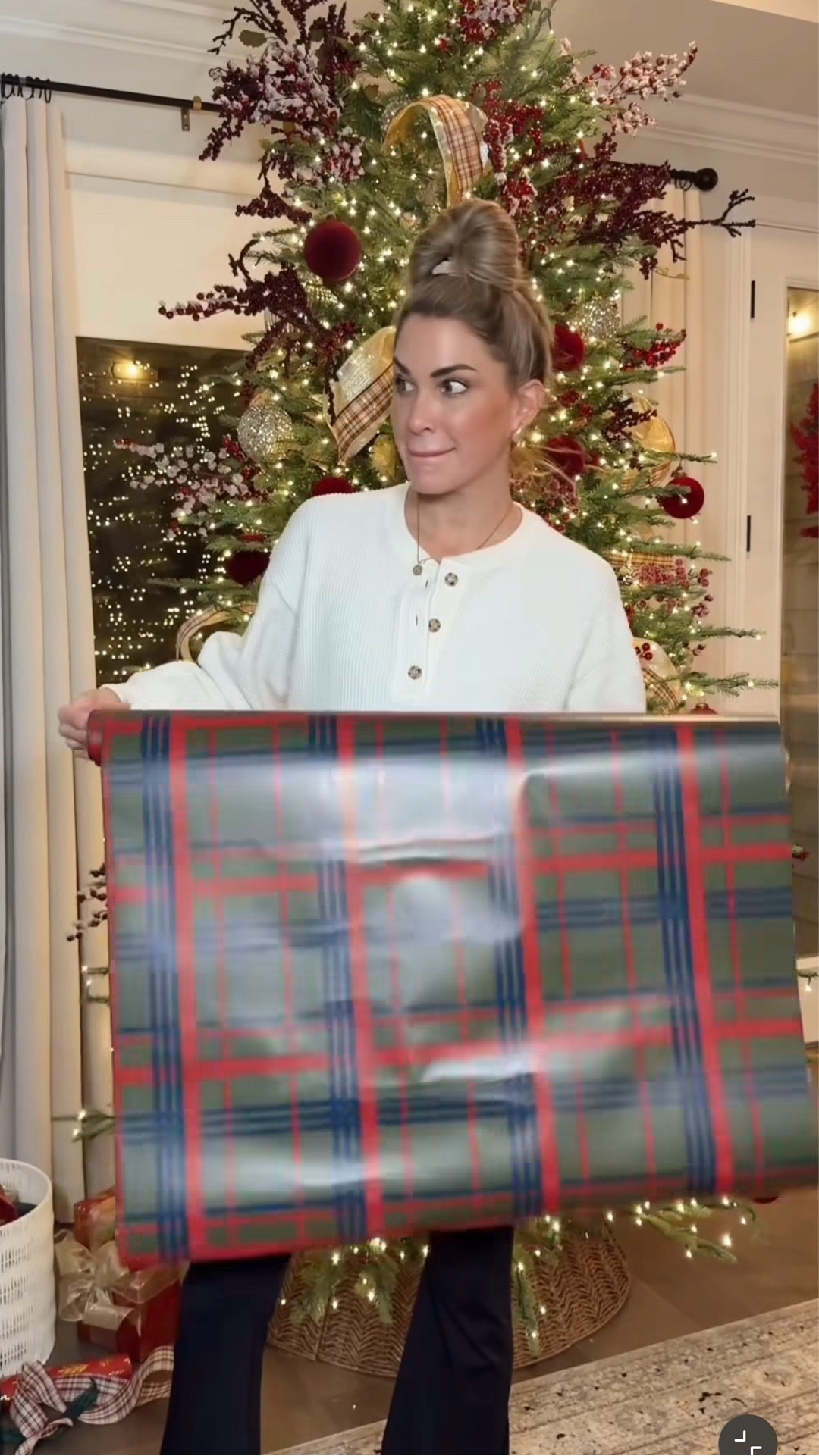 Do not wait until the 11th hour to get your wrapping paper! That only works for the actual gifts— you can get away with that one. 

But do not do what I did last year and run out the day before Christmas and had to buy bright reds and electrifying greens.

Can we talk about this plaid! Not to mention it is THICK and one roll will last you all season.

🎄
•
•
@walmart #walmartpartner #walmart #holiday decor , gift wrap, Christmas presents, Walmart gift ideas, last minute gift guide, Ralph Lauren’s Christmas, wrapping paper, gift wrapping, neutral presents

#LTKHoliday #LTKHome #LTKGiftGuide