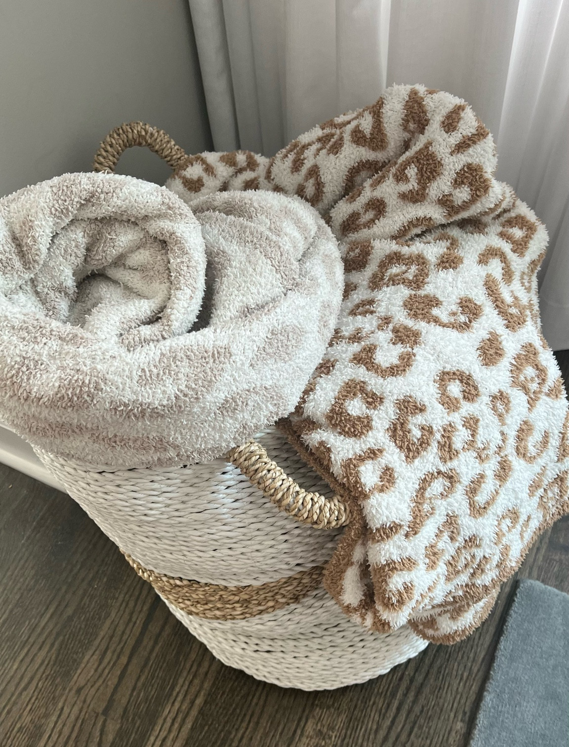 My fave barefoot dream dupe blankets are on major sale through the #LTKFallSale!!! 

#LTKunder100 #LTKSale #LTKhome