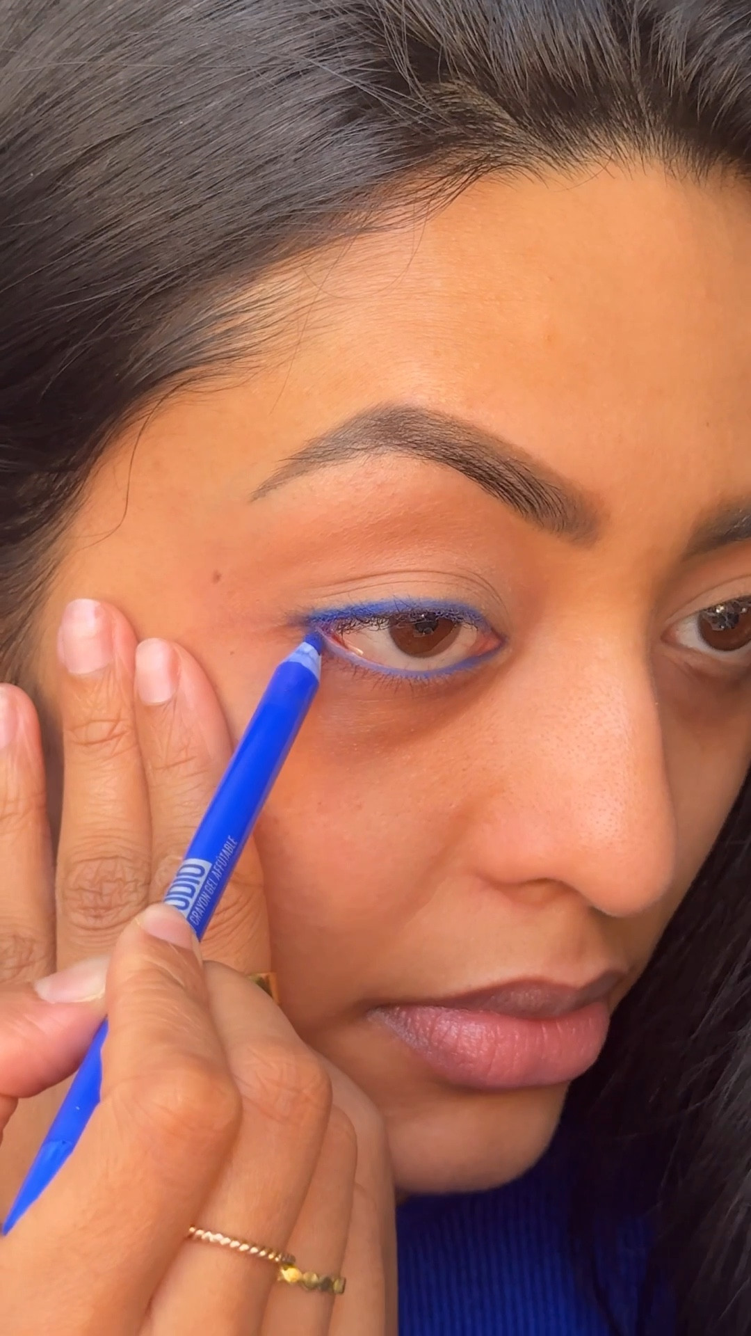 blue eyeliner has me in a chokehold 

#LTKBeauty #LTKGiftGuide