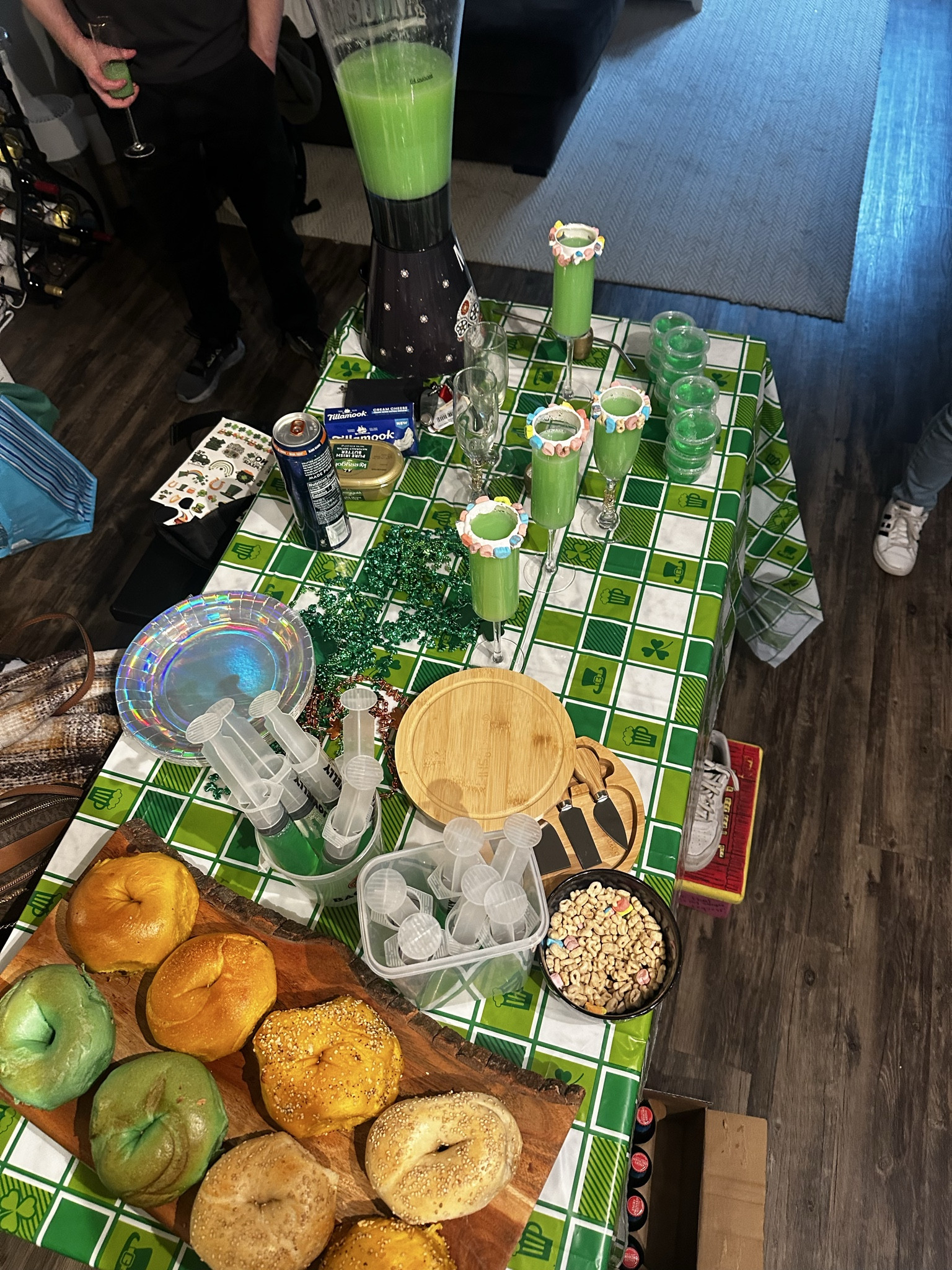 St Patrick’s Day Party Must haves! 

#LTKSpringSale #LTKgrwm #LTKHome