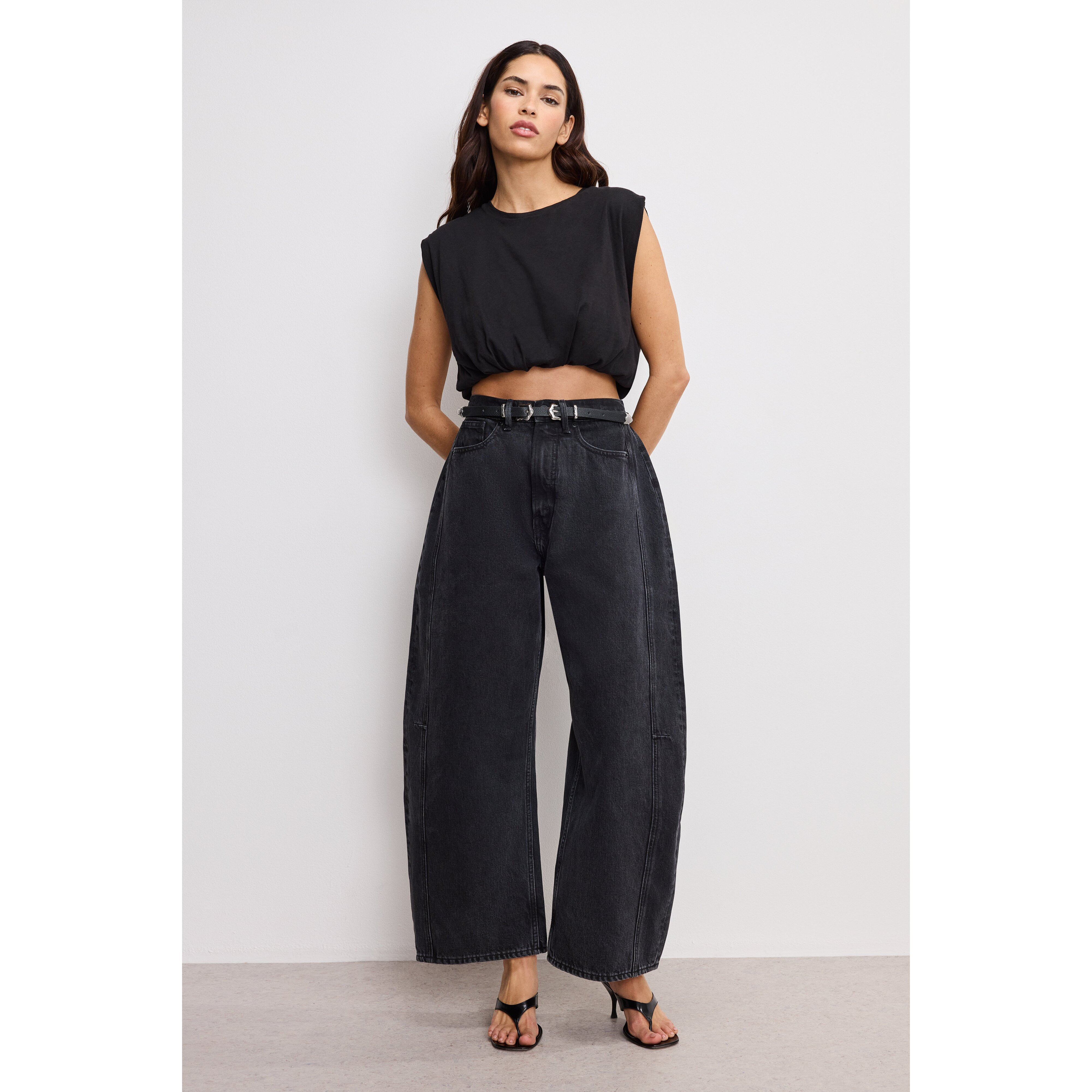 Women's Good Extreme Barrel Jeans | Black, 373 Size 0 | Good American by Khlo� Kardashian | Good American