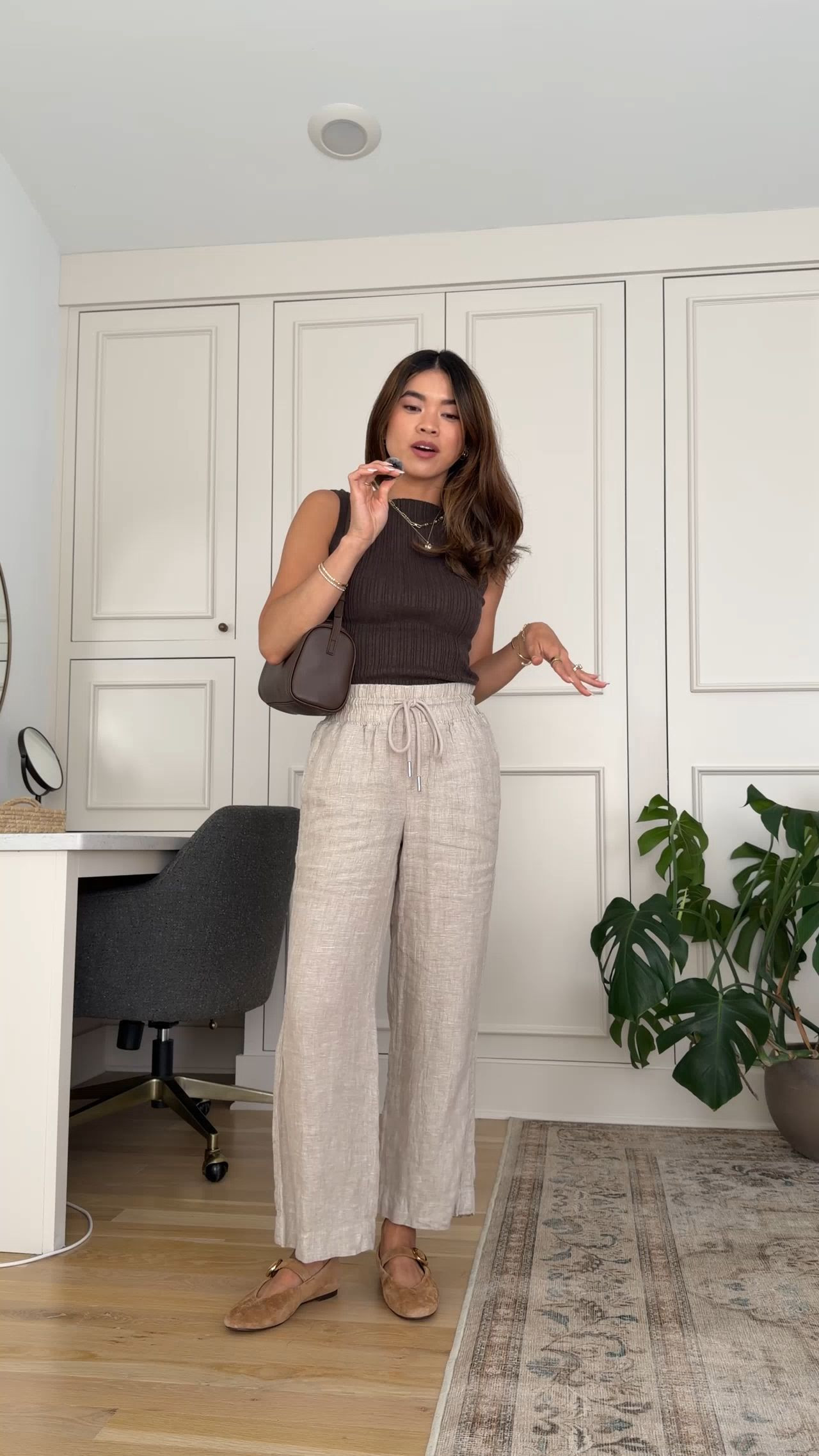 The best petite friendly linen pants! These @Quince linen pants come in a short inseam hitting perfect on me (I'm 5'2)!

Sizing info: 
Quince 100% European Linen Wide Leg Pants - XS in 26in inseam in Flax 
Quince Cotton Cashmere Ribbed Tank - XS in Mocha Heather

 petite fashion, get dressed with me, outfit inspiration, ootd, nashville outfit, Nashville influencer, petite style, vacation style, casual outfits, mom style, petite pants, spring outfits, spring outfit info, spring pants, spring outfit idea, spring top, summer pants, quince pants, linen pants, spring tee, summer tee, summer linen pants, quince linen pants, spring shoes,  

 

#LTKSeasonal #LTKPetite #LTKootd