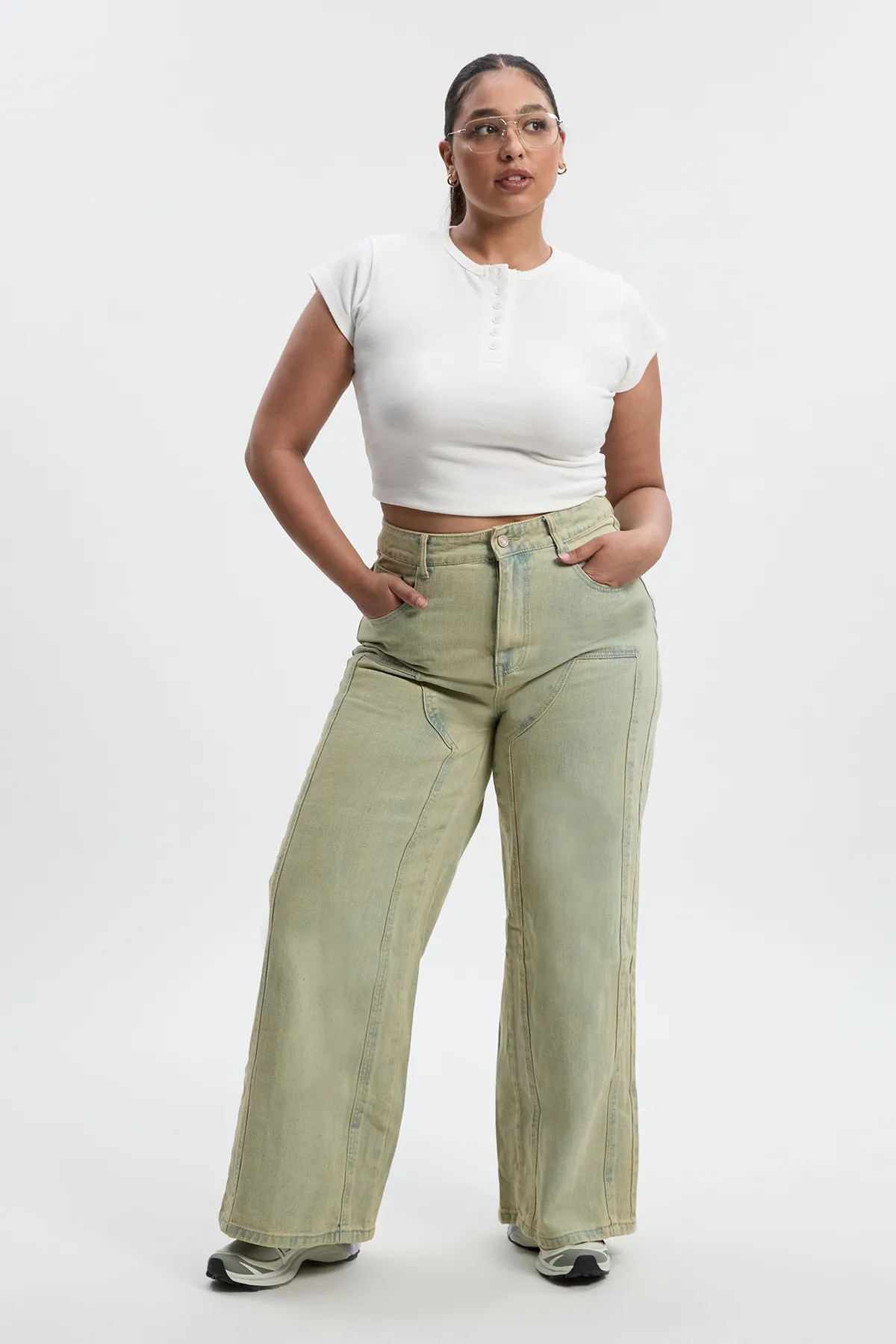 Jeans | Plus Vintage Wash Distressed Applique Rechte Pijpen Jeans | boohoo | Boohoo.com (NL)