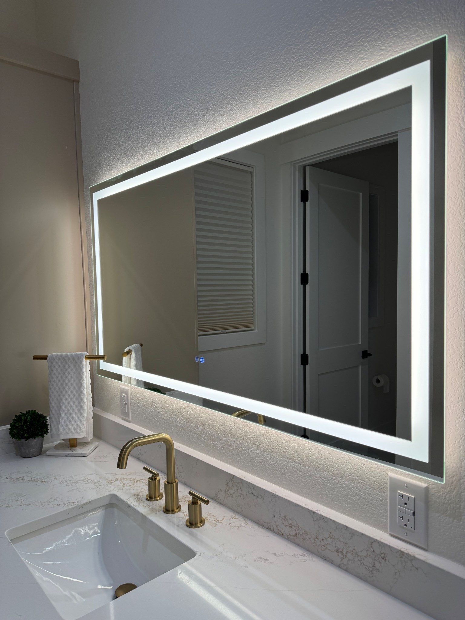 I opted for a back and front lit led mirror over vanity lights and I love it! It gives that luxury hotel feel right at home.

#bathroominspo #bathroommirror #homeinspo #modernliving #modernhome

#LTKHome