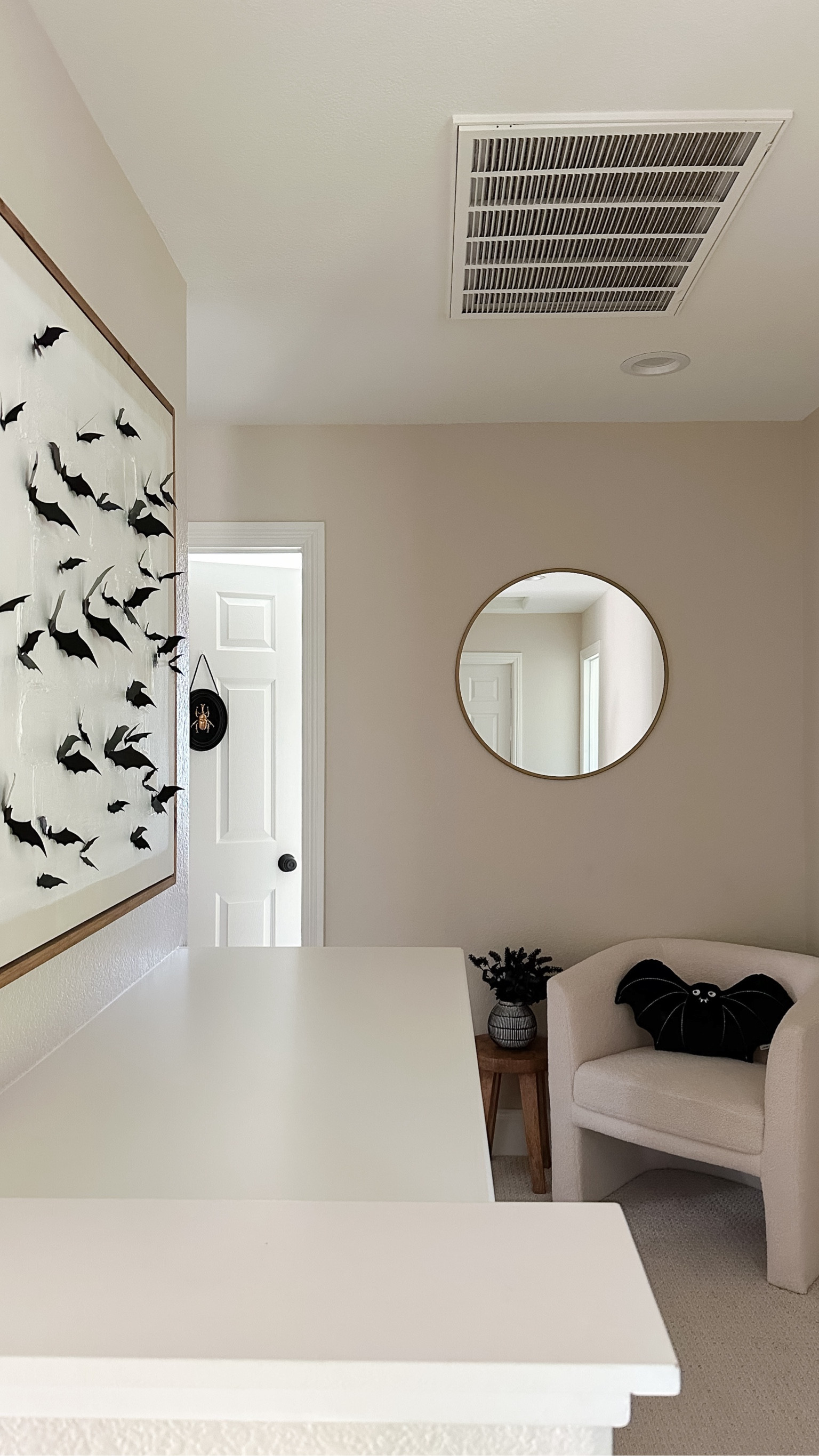 A simply spooky Halloween hallway!

Plastic bats. Bat pillow. Faux black florals. Halloween decor.

#LTKSeasonal #LTKHome #LTKFindsUnder50