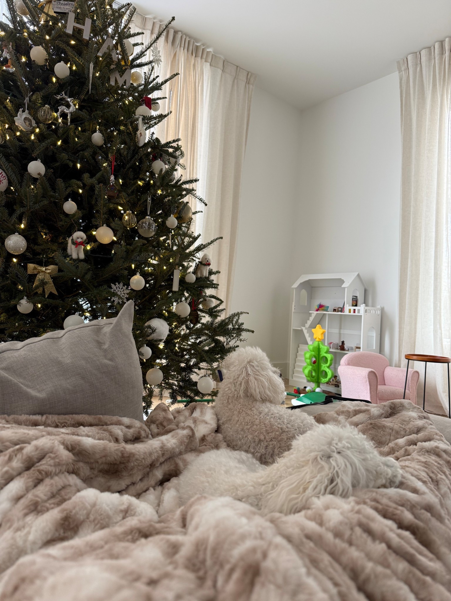 Oversized heated blanket! 

#LTKFindsUnder50 #LTKdayinmylife #LTKmomlife