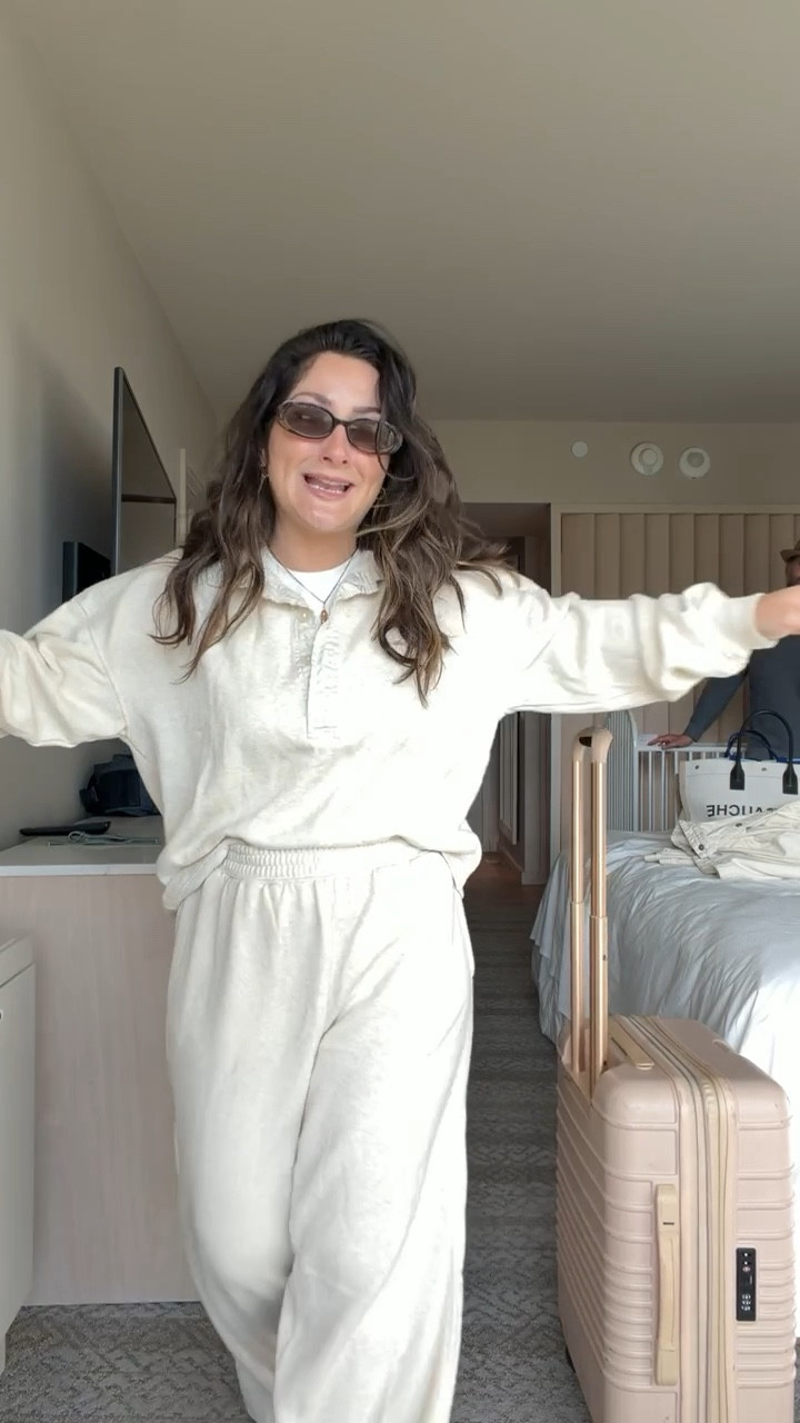 Travel outfit!! 

Sweatshirt size xs 
Tee size s
Pants size s short 

5'0" 140lbs 

#LTKootd #LTKPetite #LTKTravel