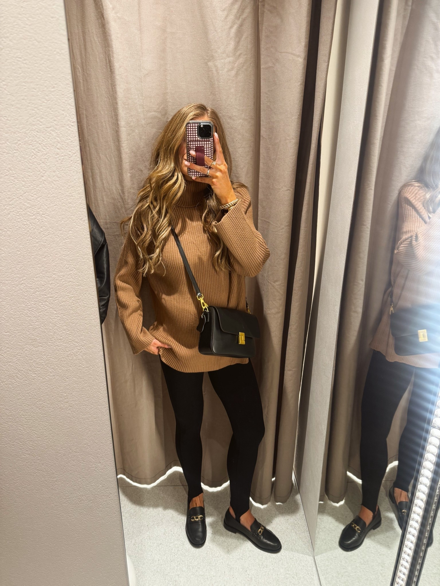 Shopping outfit I wore in Las Vegas. Tall girl friendly and buml friendly. Tall sizes in stirrup leggings (size medium long for pregnancy but usually a small)

My usual medium in sweater and leather bomber jacket (runs oversized)




Spanx, Abercrombie 

#LTKTall #LTKootd #LTKTravel