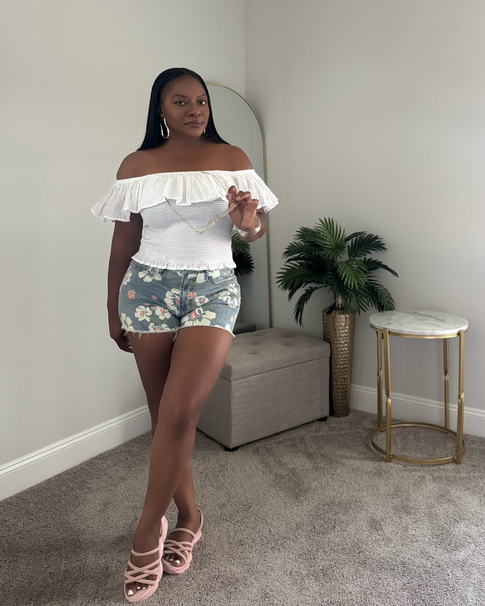 ✨ Summer outfit loading… ☀️🌸

This floral denim short + ruffle top combo is giving easy summer style. 💕

🤍 Top: Medium
🌸 Shorts: Size 10

#LTKselfcare #LTKootd #LTKBeauty