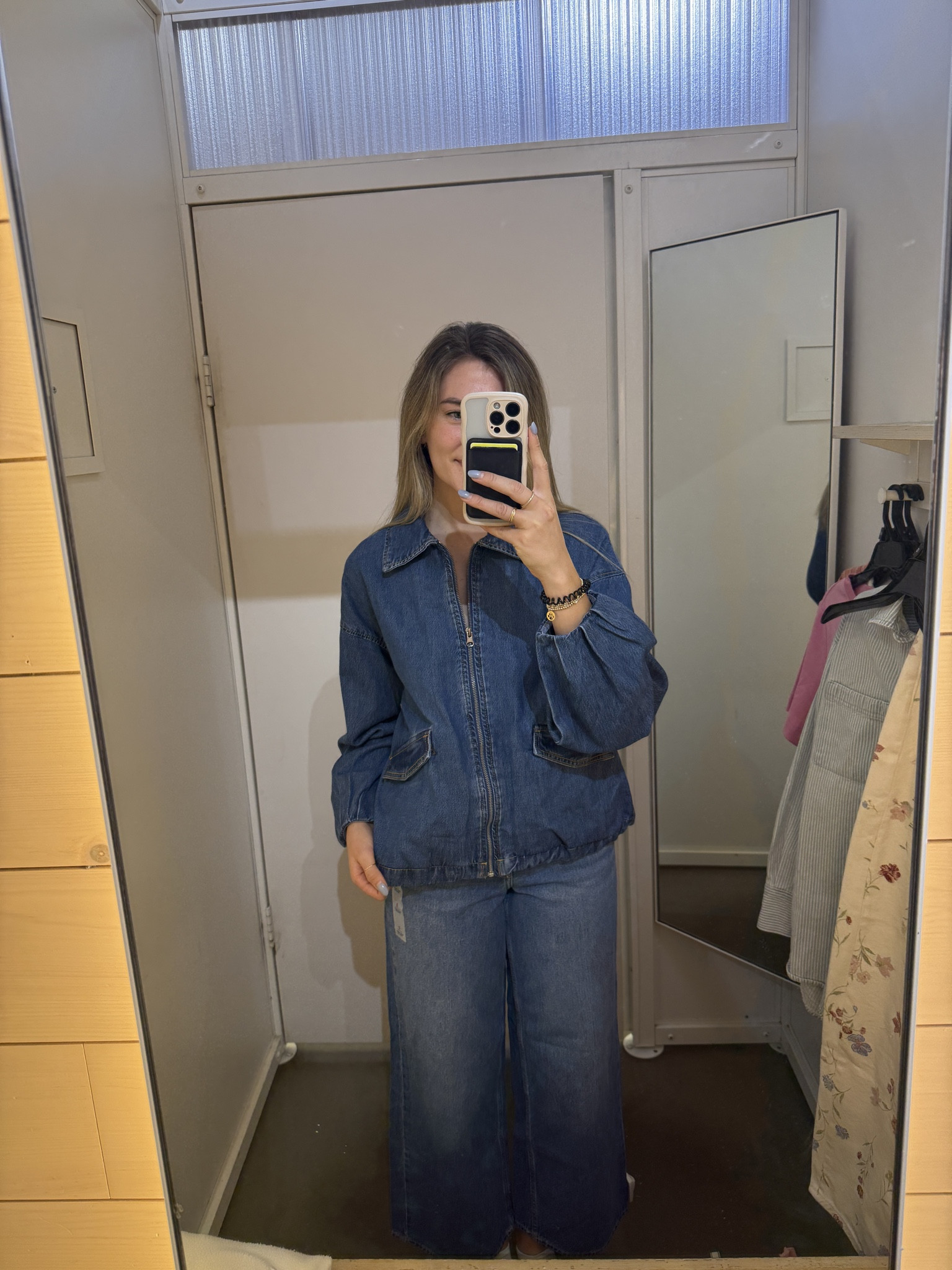jacket from this try on currently 50% off!

Jean jacket, spring jacket, spring outfits, spring fashion, spring finds, try on, try on haul, dressing room try on

#LTKSpringSale