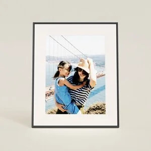 Aspen 12" | Aura's most versatile HD digital picture frame | Aura Frames