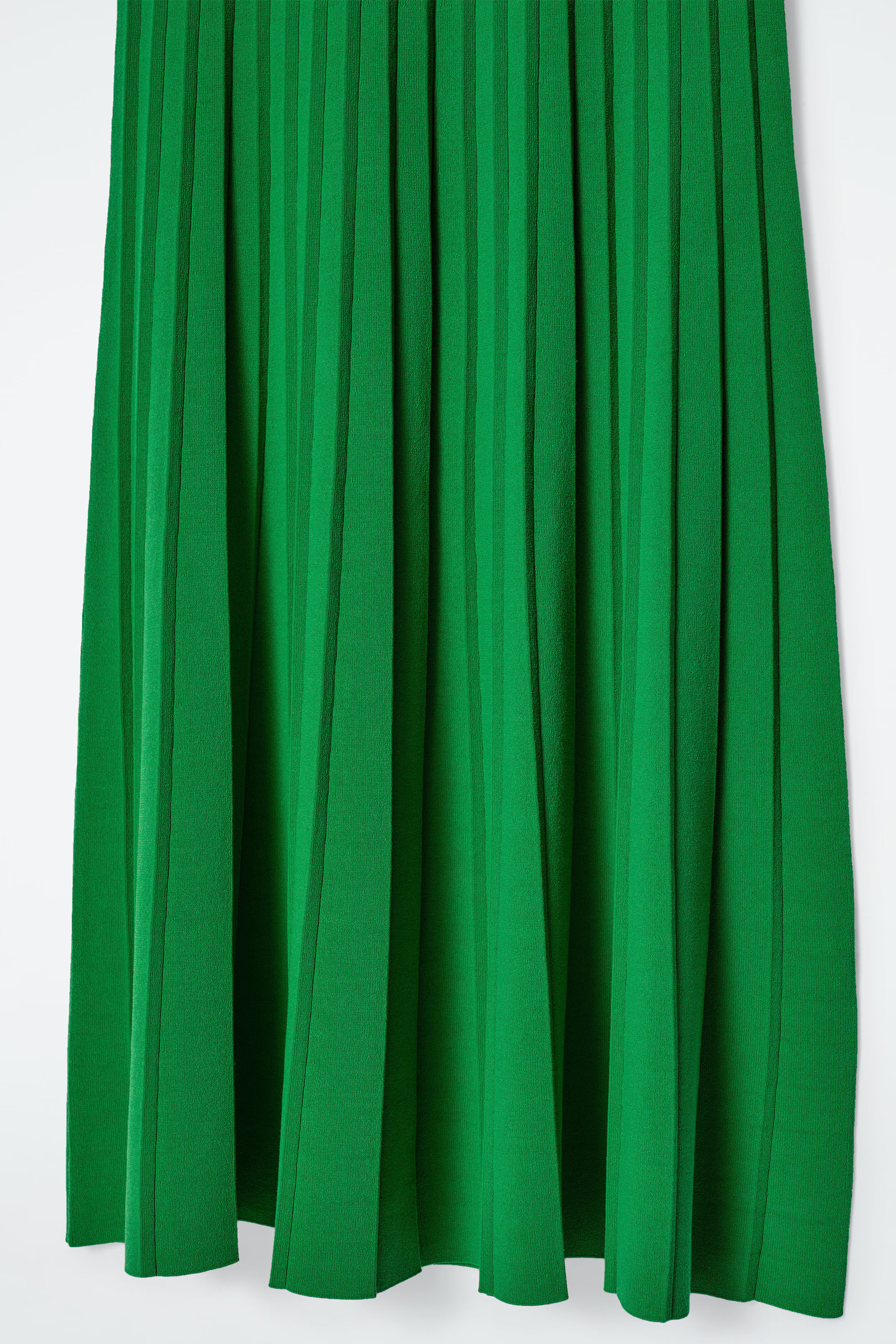 KNITTED PLEATED MAXI DRESS - GREEN | COS UK