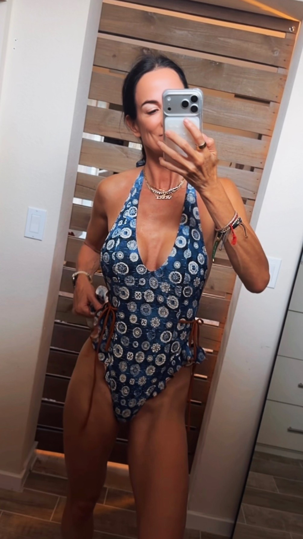 Officially entering my WONpiece era 💁🏻‍♀️✨
Because this little swimsuit deserves main character energy. The fit, the print, the side ties… she’s cute from every angle and she KNOWS it 😏🌊☀️

Wearing XS

#NicoleColeeStyle #SwimStyle #Beachwear #OnePieceSwimsuit #VacationStyle

#LTKootd #LTKdayinmylife #LTKfitnessgoals