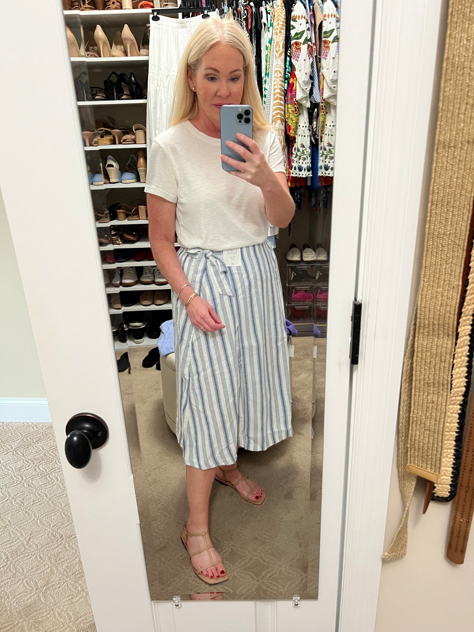 Linen blend midi wrap skirt. Tie front with elastic back. Size S. 

#LTKSaleAlert #LTKOver40 #LTKFindsUnder50