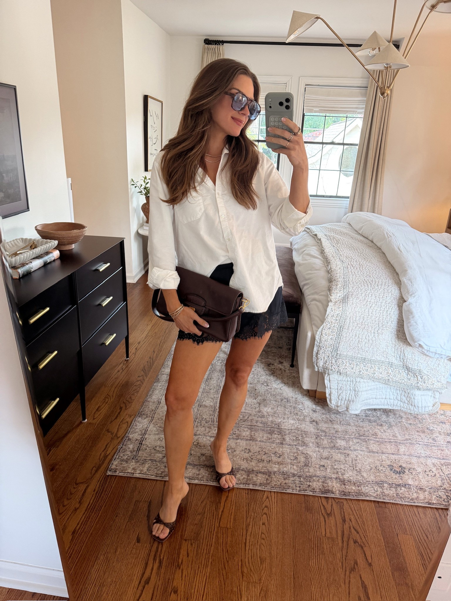OOTD - a staple button down & these satin shorts I have in three colors 

Bag is @Vivrelle use code LAURENROSCOPF to save

#LTKootd