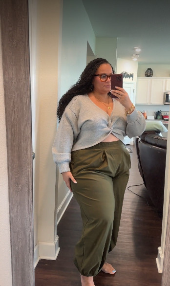 A comfy everyday look 🤎 Love the twist-front top with these relaxed pants.

#EverydayStyle #CasualOutfit #ComfyStyle #FallOutfit 

 #LTKgrwm #LTKootd #LTKU