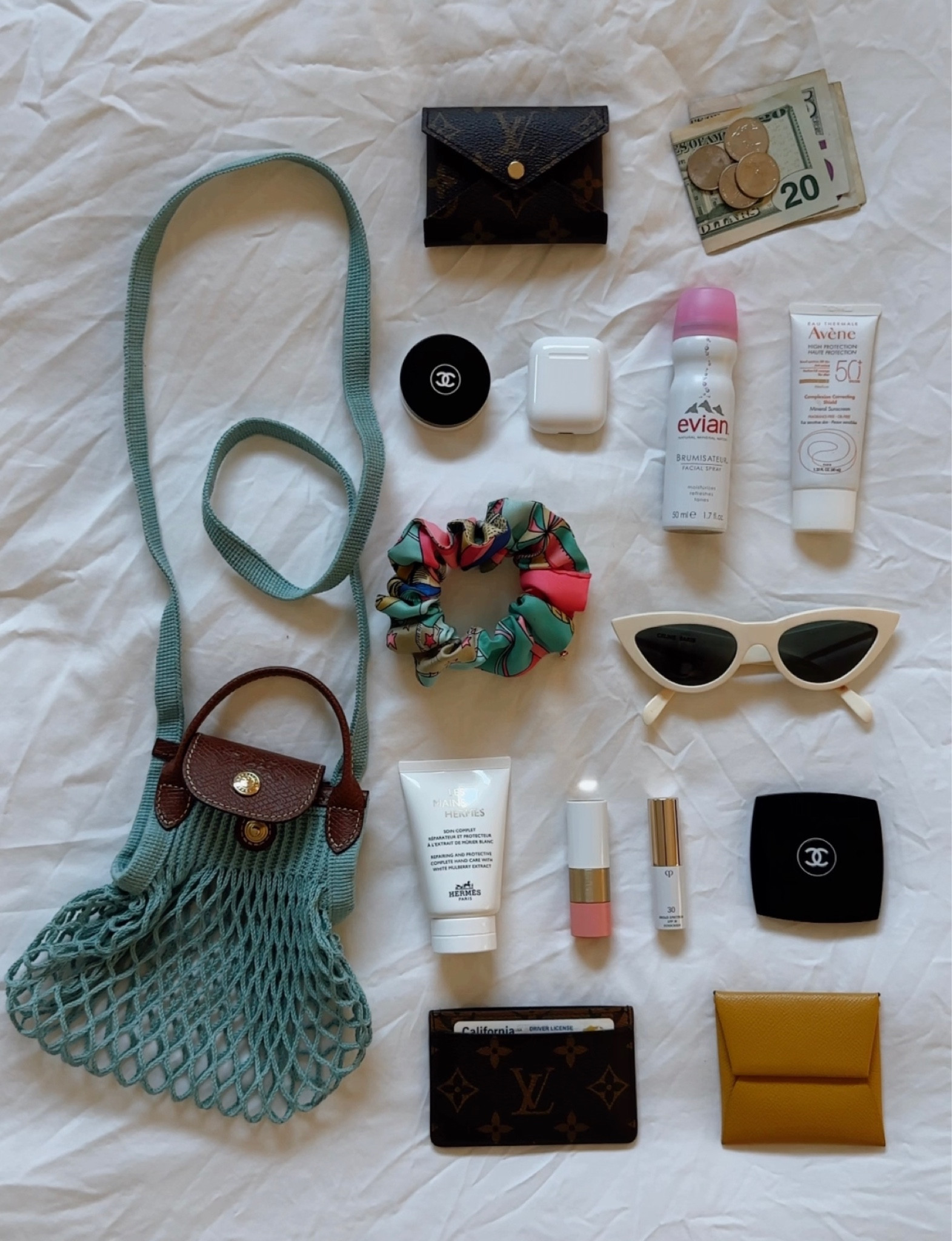 While I dream of Parieeeeeee, my bag’s already there! ✈️🧳🇫🇷 🥐🧀🥖🥂 So excited to add this Longchamp mesh crossbody bag to my spring/summer repertoire!! In the warm months, I figure, go lighter, smaller and hands-free!! What’s your favorite spring/summer bag?? Or what’s on your wishlist this season?? 🌴⛱️☀️👙🍹

#LTKunder100 #LTKSeasonal #LTKitbag