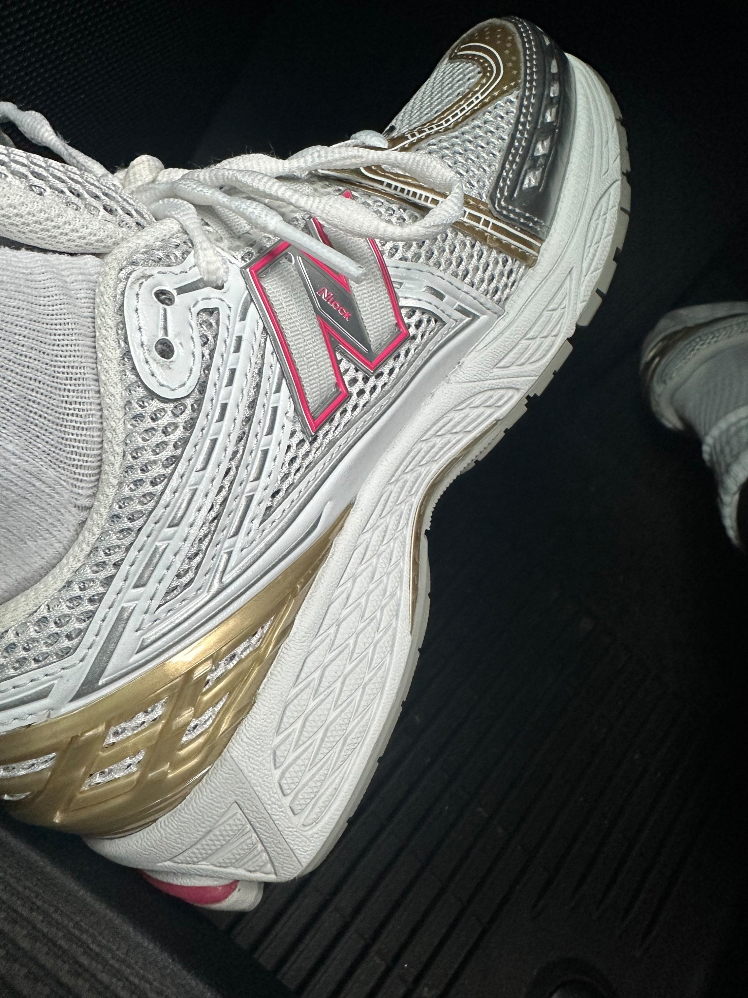 Found: the dreamiest sneakers. 🐉🍓 These 1906Rs in Silver Metallic/Dragon Berry are even better in person. Super breathable, supportive, and that pop of berry is everything. Shop them before they sell out at the link in my bio! #NewBalance #1906R #Sneaker

#LTKootd #LTKActive #LTKOver40