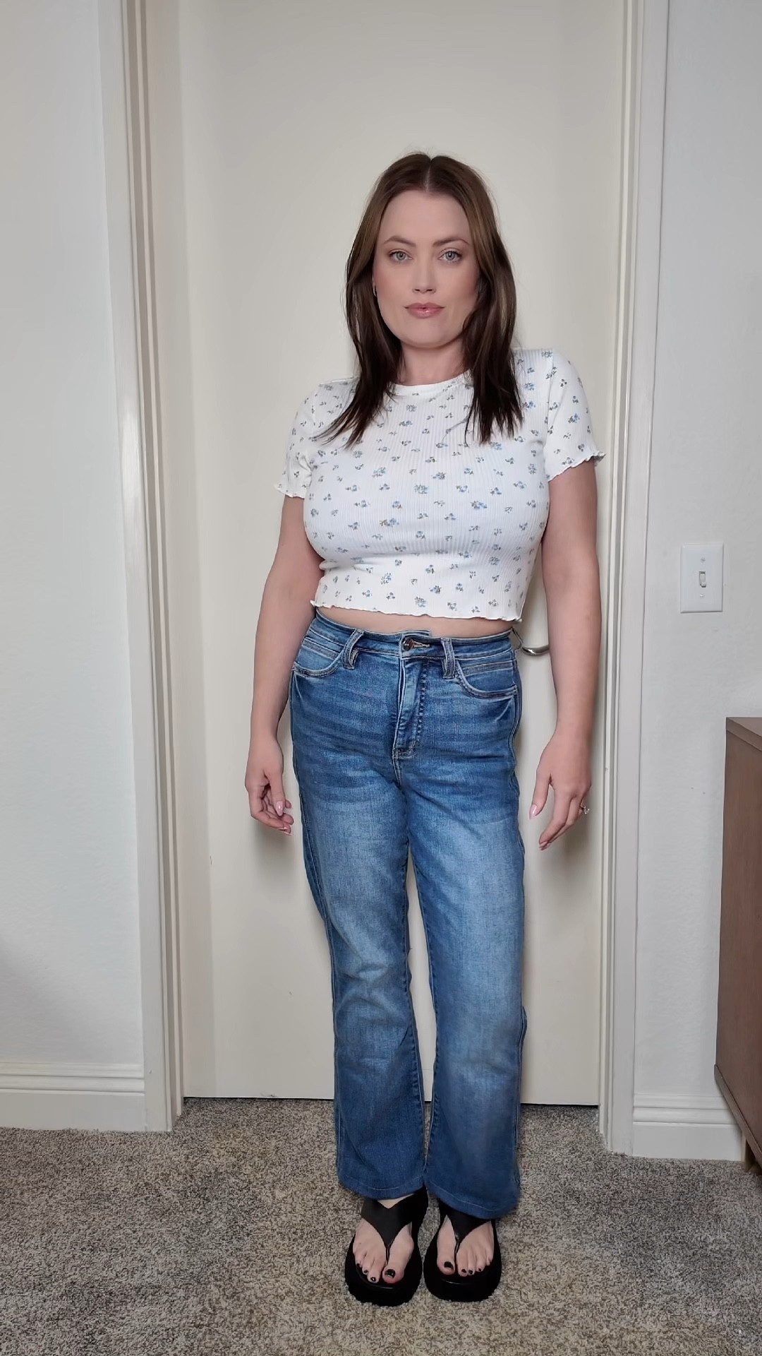 Alexander Jane Baby Lettuce Cropped Ribbed Tee With Blue Flowers

#LTKStyleTip #LTKOver40 #LTKMidsize