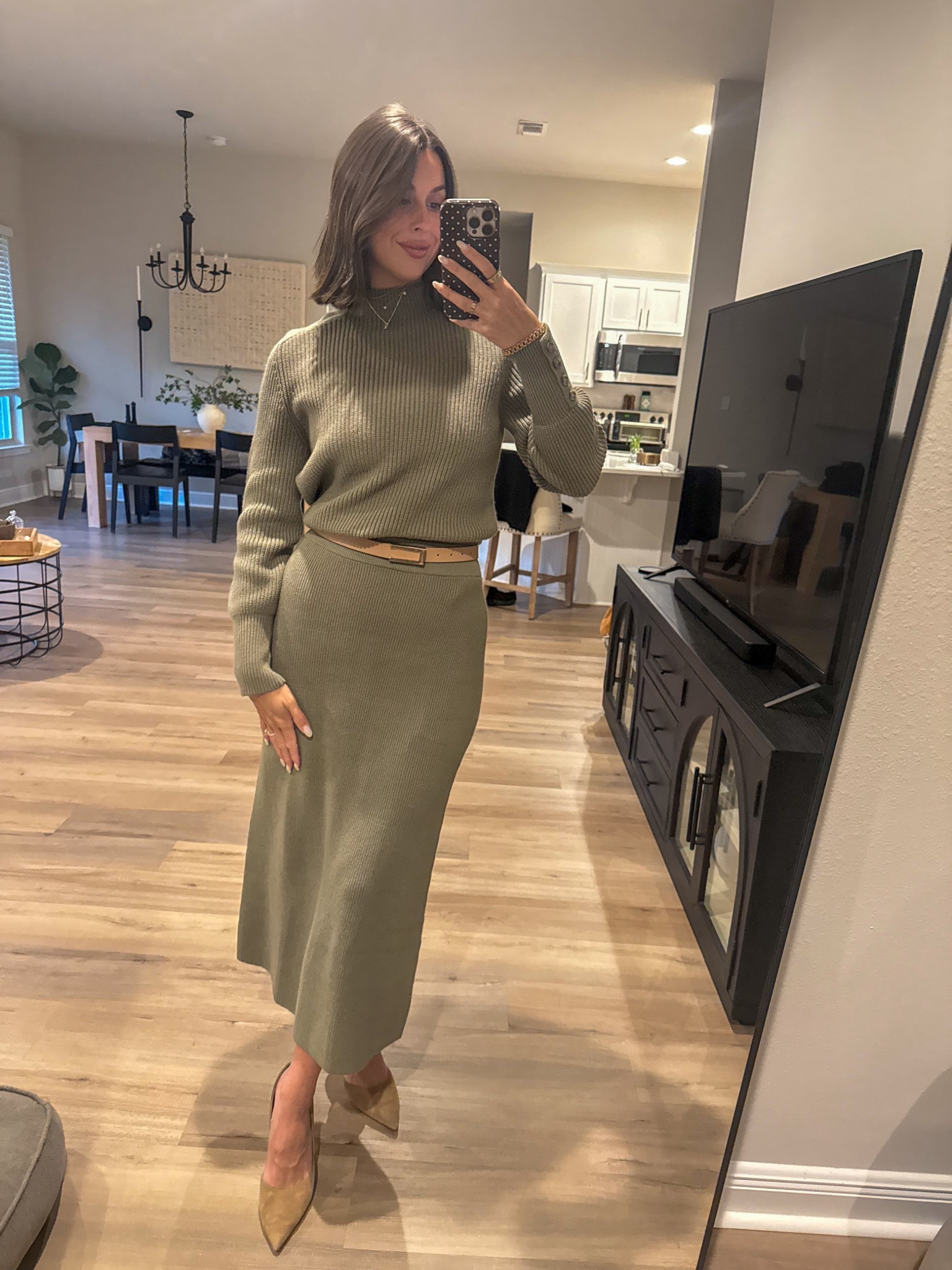 Happy St Paddy's day 🍀💚 loving this set from Ann Taylor 