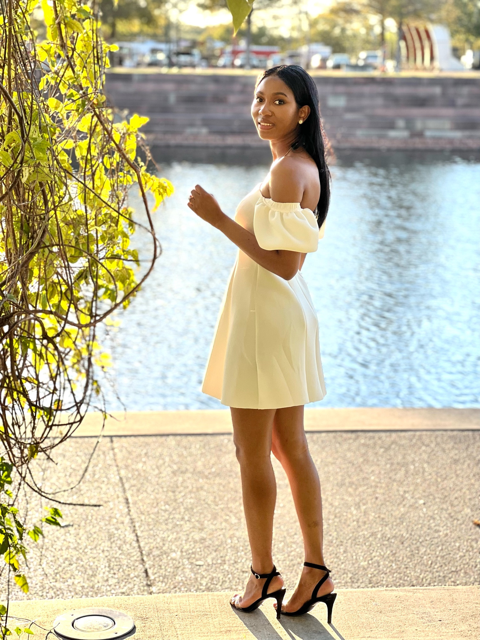 Puffy white short dress for both casual and formal events