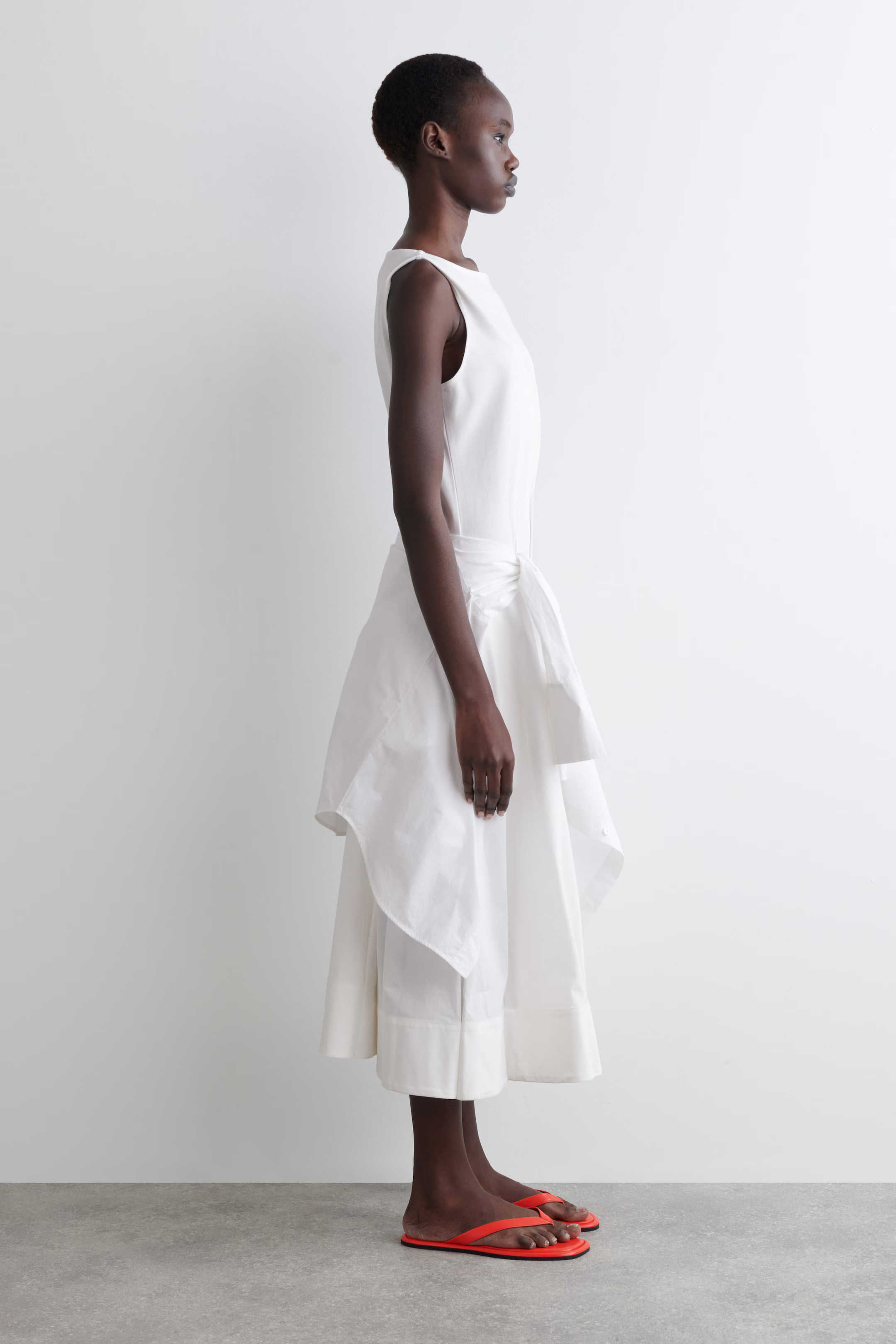 LEATHER FLIP FLOPS - RED | COS | COS UK