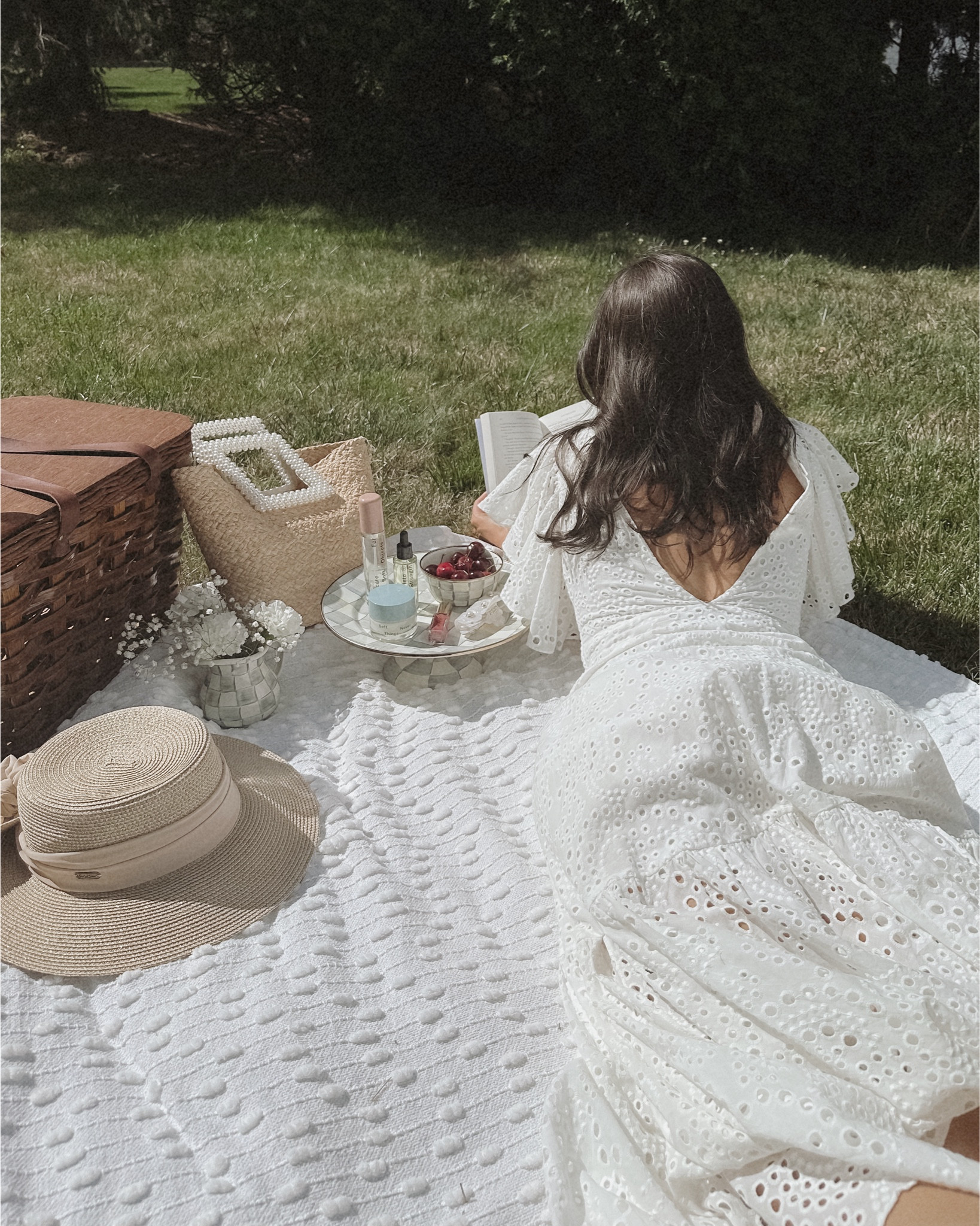 𝑇ℎ𝑎𝑡 𝑠𝑢𝑚𝑚𝑒𝑟 𝑔𝑙𝑜𝑤 ✨⛅️

// thanks to @dayandwest my gentle skincare era is in full effect. 

With the warm & dry summer months upon us, it’s crucial to keep your skin hydrated and protected. The Day + West ‘Secret Weapon Kit’ makes that soo easy. 

My minimal 3-step routine:
1. Quiet Force Face Oil
2. Gentle Armor Face & Neck Cream
3. Strong Whisper Face Mist

Get your Summer glow on with these minimal, sensitive, skin-friendly products from @dayandwest 

You can shop my @dayandwest skincare at the links below! 

#daywest #dayandwest #skincare #sensitiveskin #summerglow #ad #beauty #secretweaponkit 

#LTKFindsUnder100 #LTKBeauty #LTKTravel