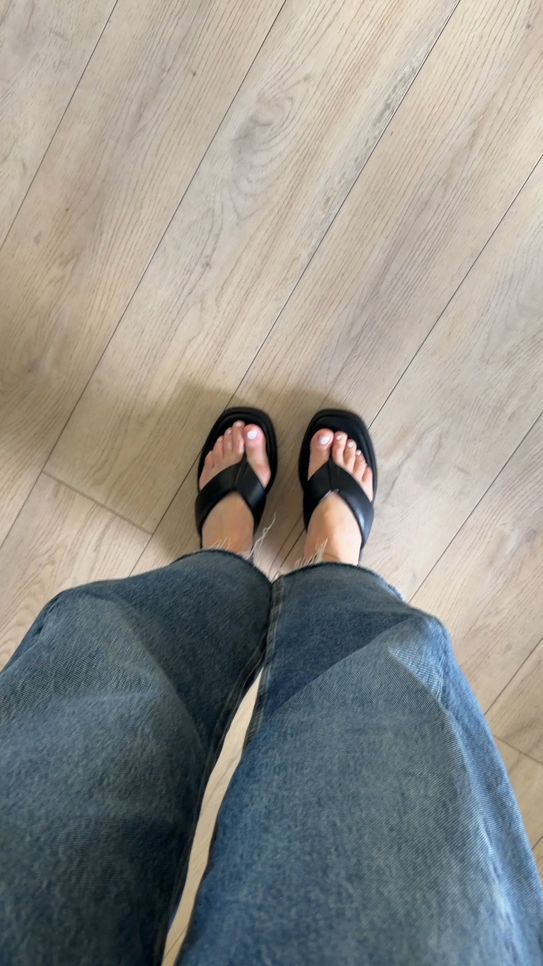 Get so many compliments when I wear these flip flops🤌🏻 run tts 

#LTKdayinmylife #LTKgrwm #LTKootd