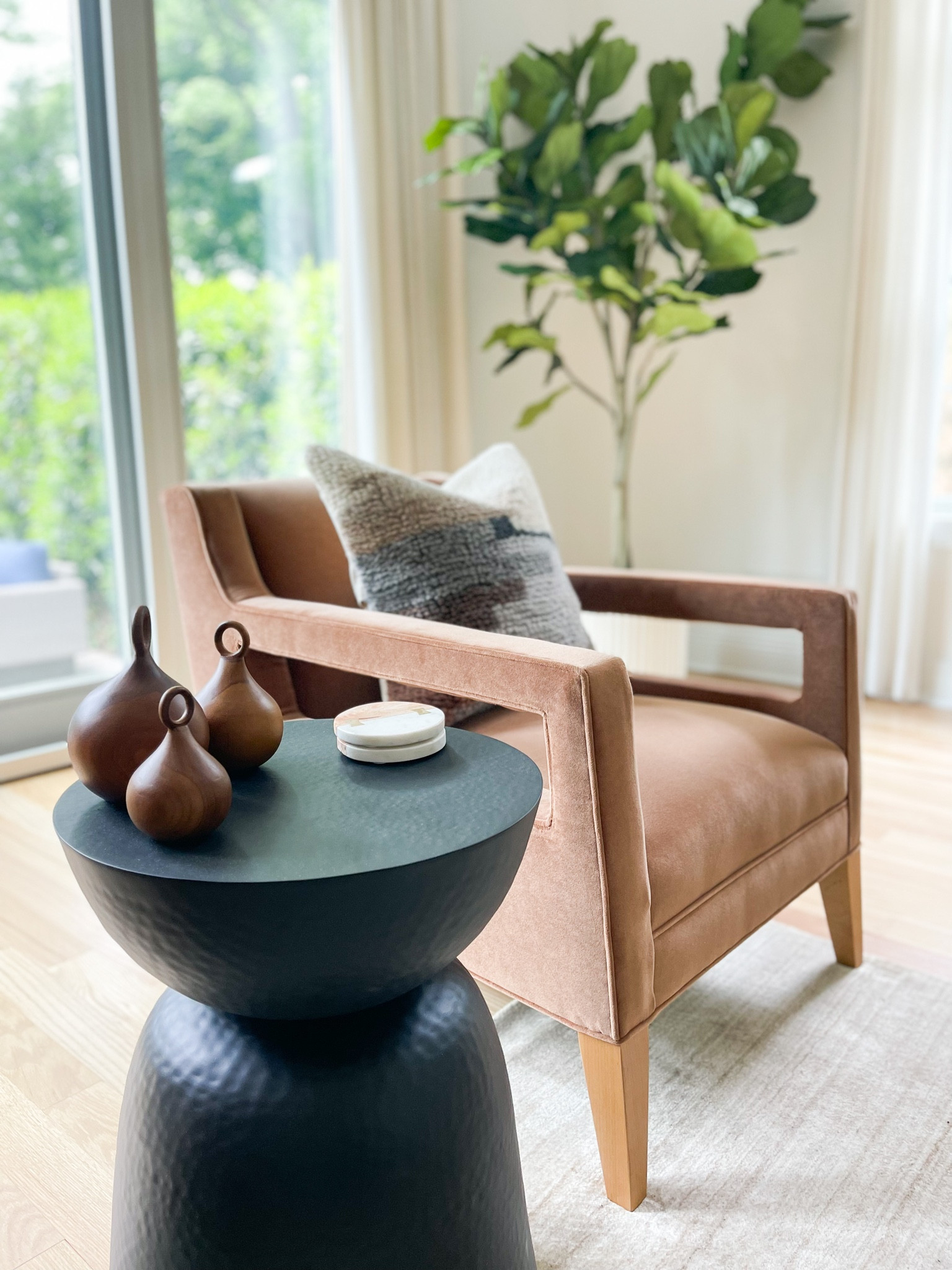 🖤 Creating a cozy feel to this family room was easy with this gorgeous accent chair!


#LTKstyletip #LTKhome
