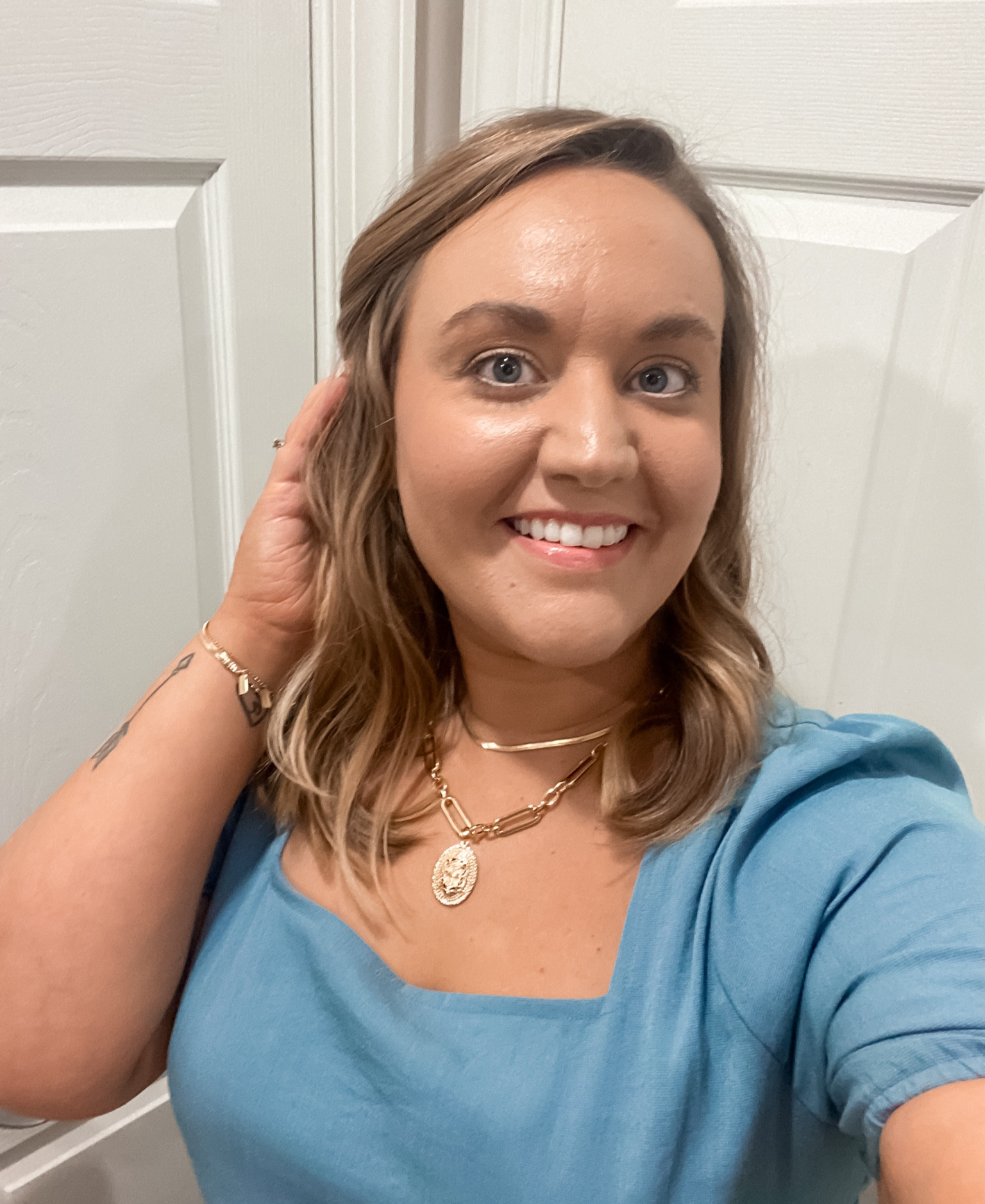 Electric picks sale
Gold jewelry
Bracelet 
Necklaces
Layering necklaces 