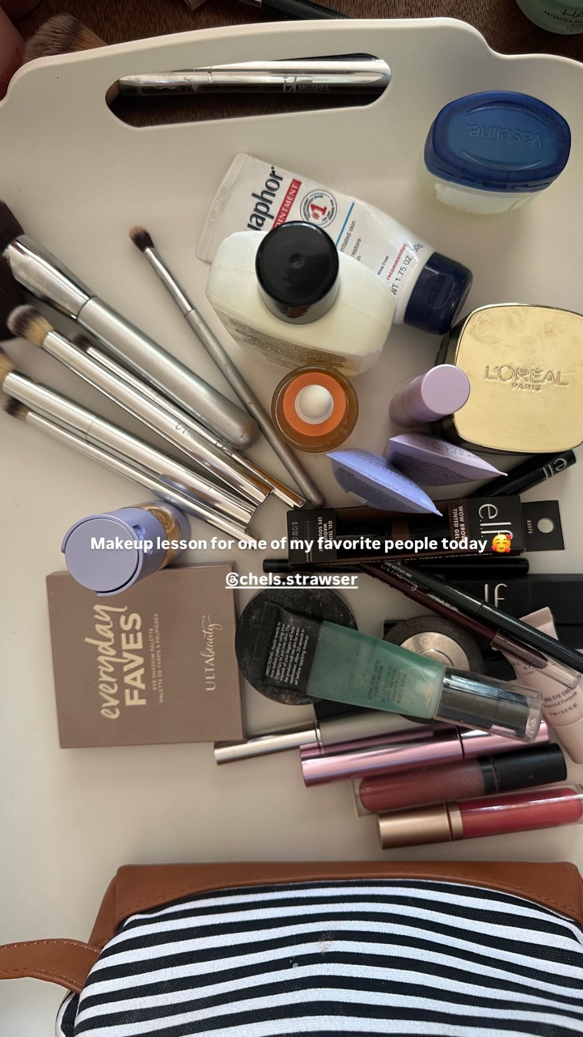 Makeup lesson for one of my favorite people today 🥰 @chels.strawser
