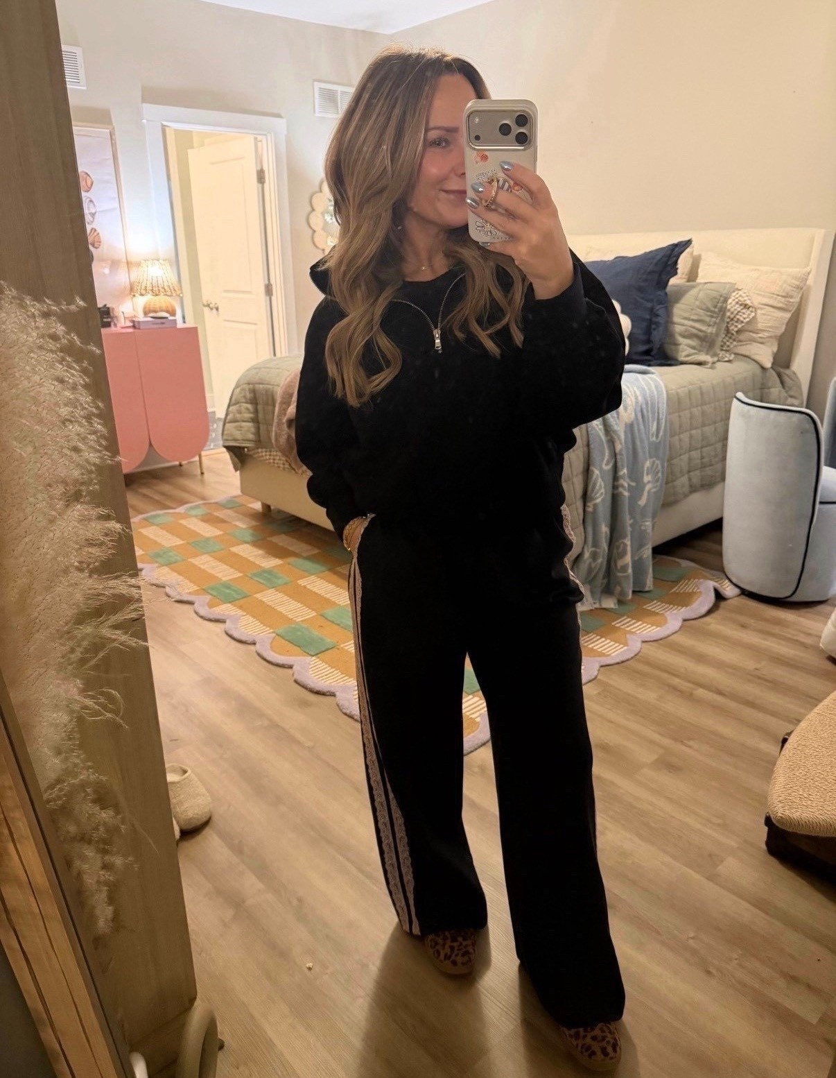 The kind of outfit that makes working from home feel put together without trying too hard.
Soft, comfortable, and still polished enough to leave the house if needed.

#LTKFindsUnder50 #LTKPetite #LTKSeasonal