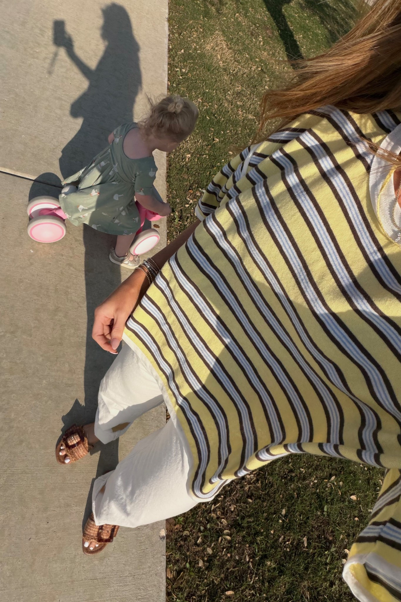 obsessed with this striped tee! wearing an xs & a 24 in the cream jeans