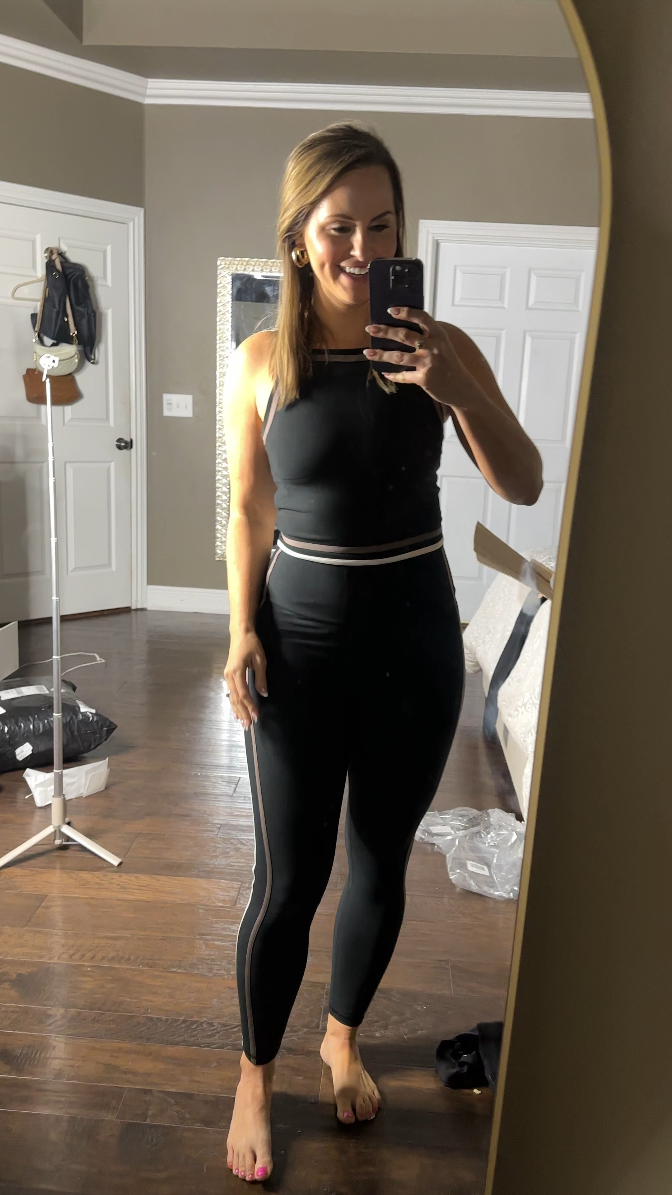 Quick sneak peek at the new Abercrombie Ypb active line! 

Two piece workout set perfect for Pilates, yoga, barre etc! Workout clothes, fitness gear, yoga pants, leggings, tank with built in sports bra 



#LTKMostLoved #LTKActive #LTKFitness