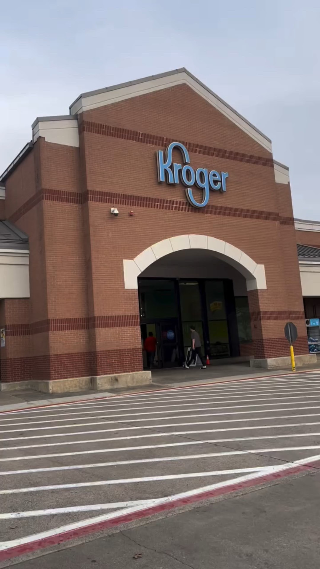 One of my family’s fave place to shop & coupon at is @krogerco

Kroger find of the week: @dorotgardens frozen herbs. These cubes give instant flavor with zero prep or mess, no waste or wilting herbs. 

#partnership #dallashummingbirds #cookinghacks #krogerfinds