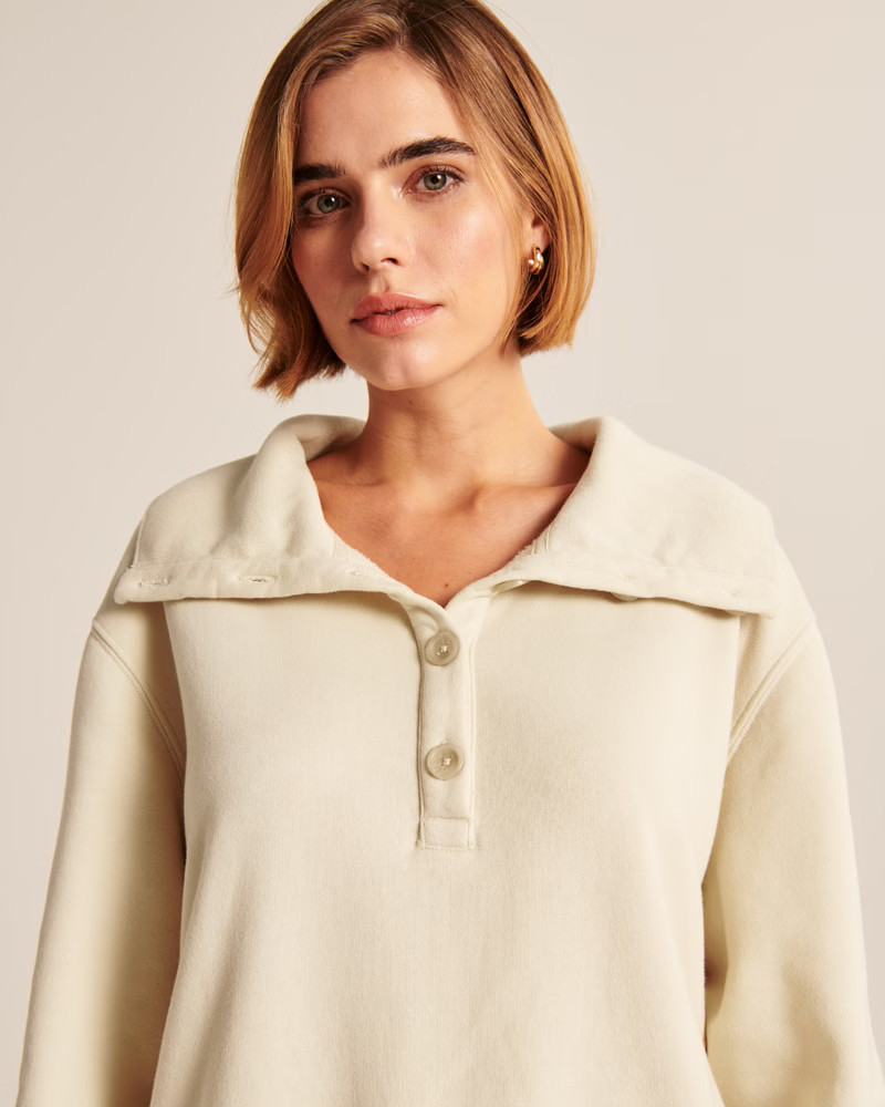 Drama Wedge Henley | Abercrombie & Fitch (US)