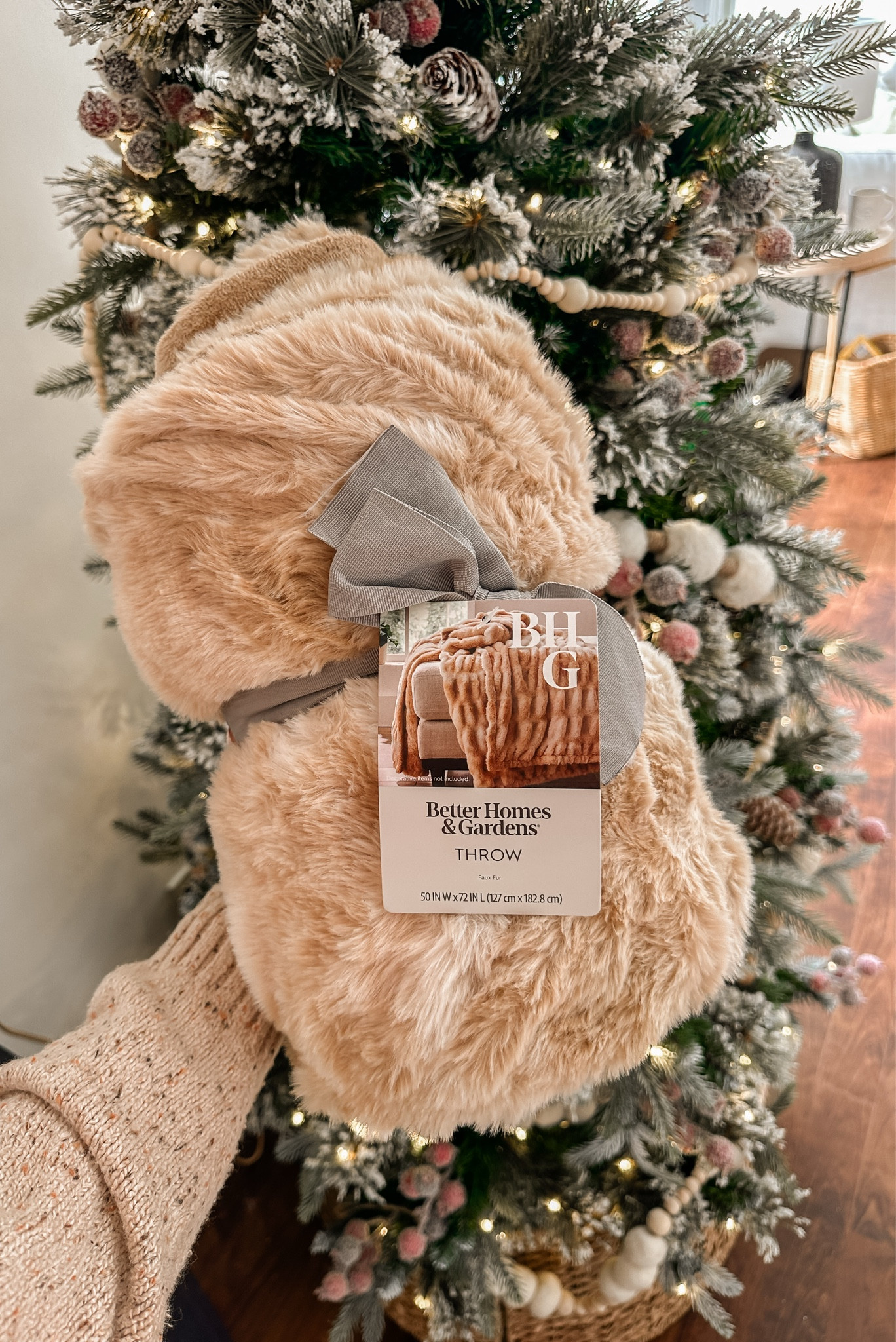 Coziest blanket from Walmart!! Easy gift idea under $25  

#LTKSeasonal #LTKGiftGuide #LTKHoliday