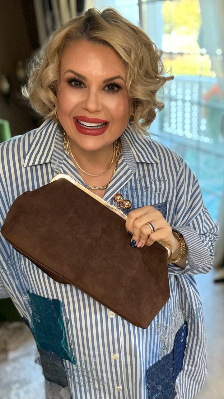 I am obsessed with these oversized kiss, lock clutch bags and this brown suede like bag from target is giving all the designer vibes without the price tag! 

#LTKPlusSize #LTKSeasonal #LTKFindsUnder50