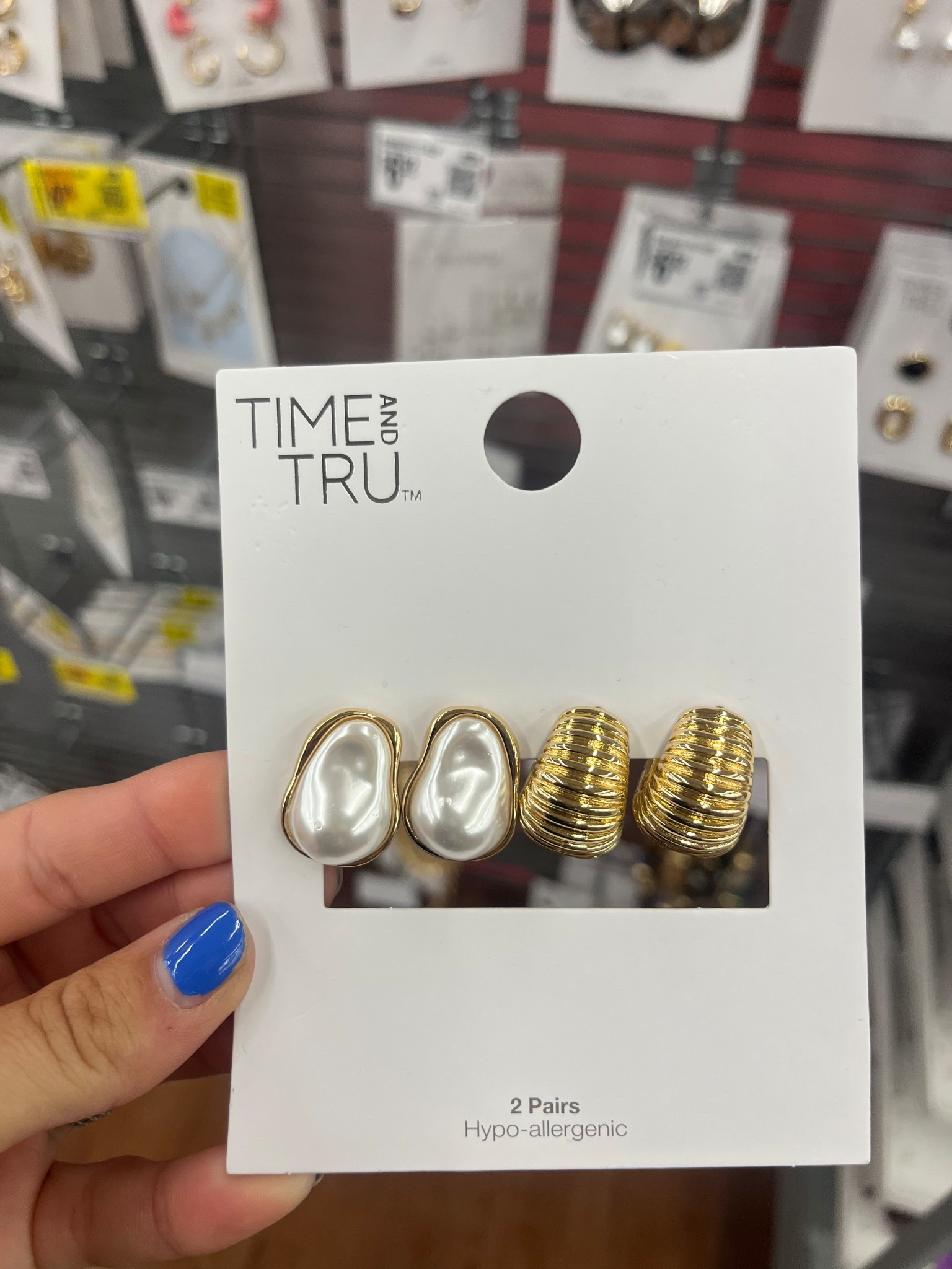 gold earrings | pearl earrings | oyster | hoop earrings | gold accessories | affordable jewelry | coastal jewelry 