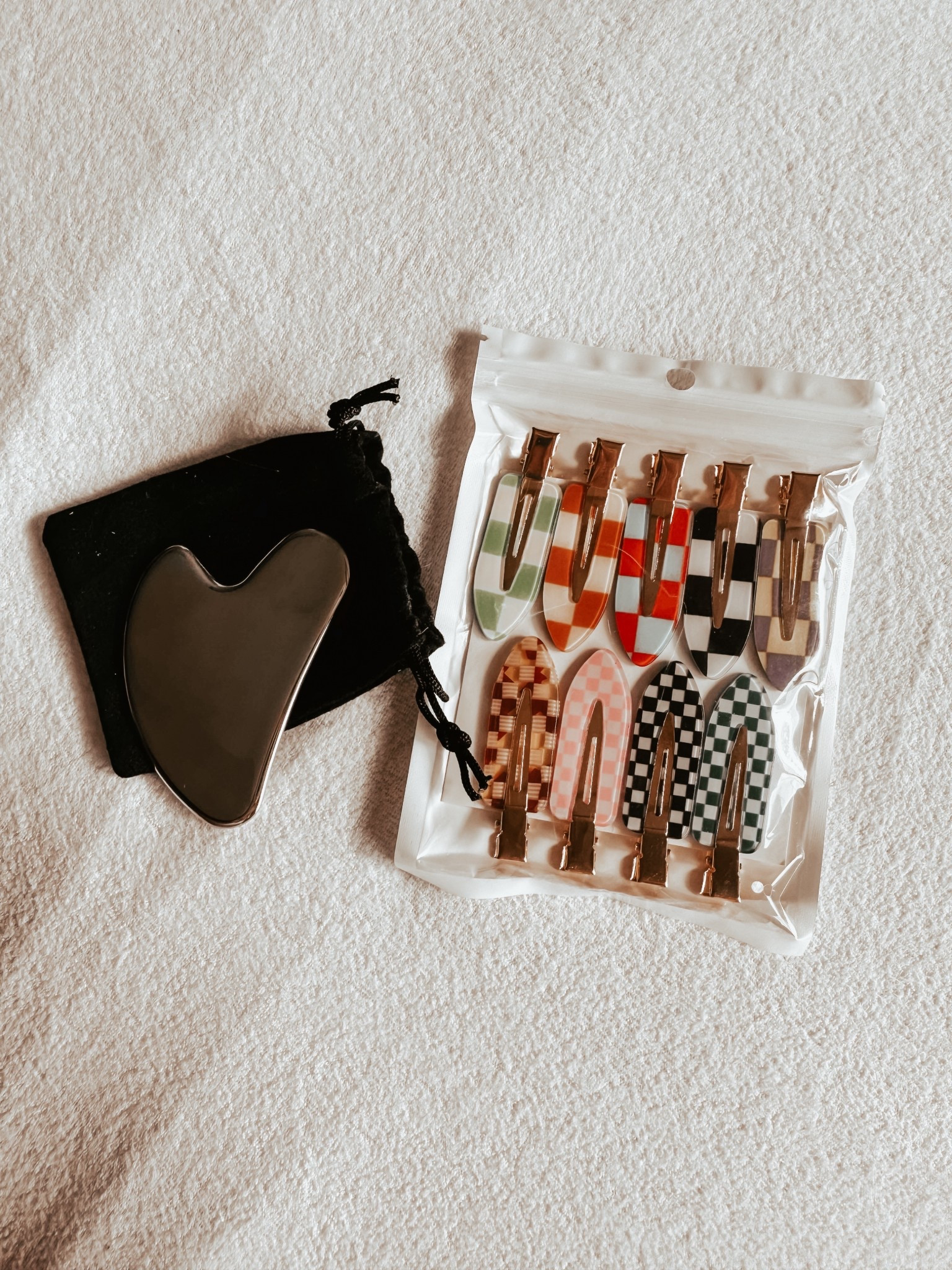 Some new lil’ Amazon favs 🙃 under $10
My gua sha routine is about to get so consistent and can you EVEN with these hair clips 😍😍😍

#LTKcanada #LTKgiftguide #LTKbeauty