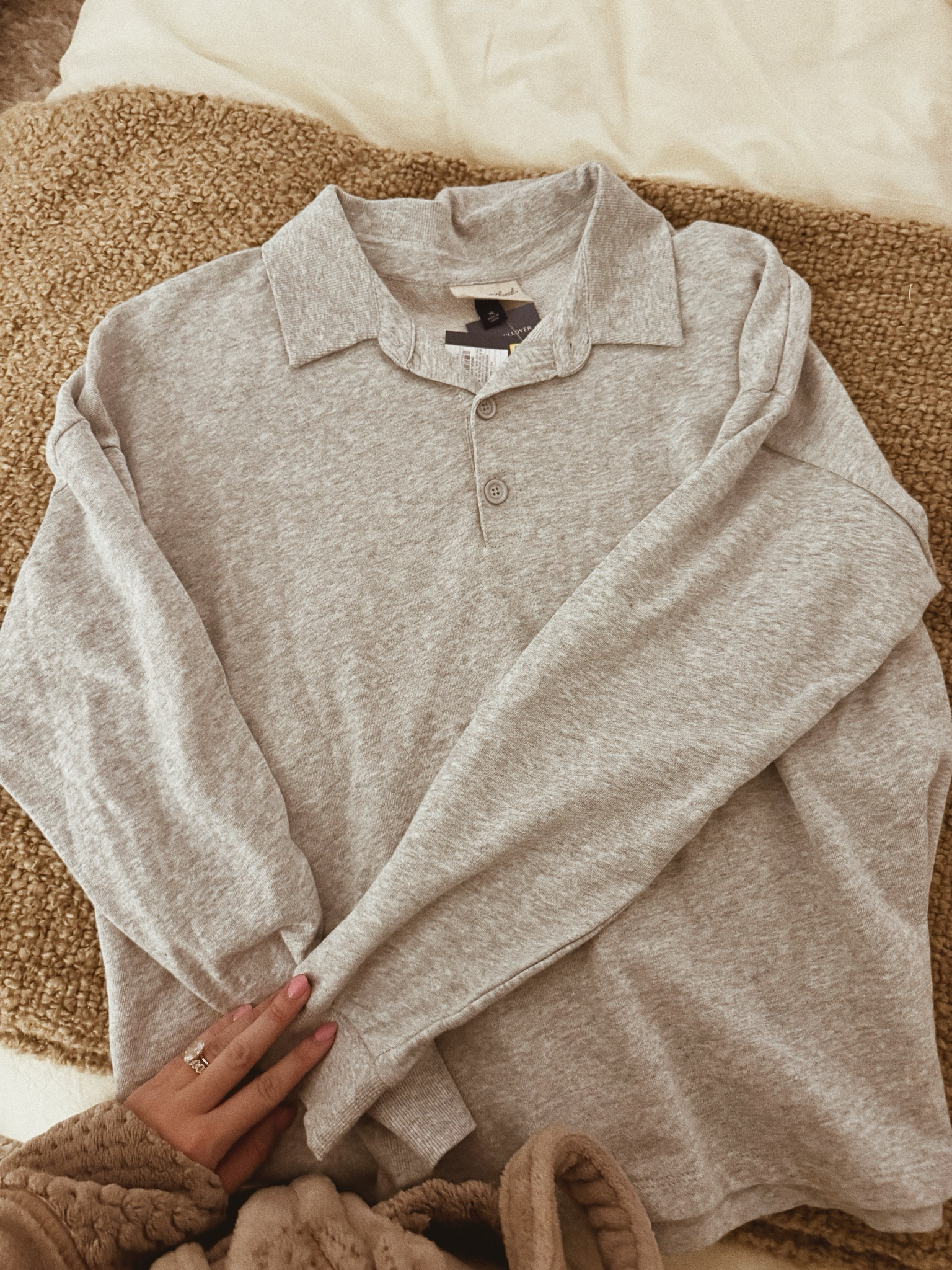 love this collared lounge top 🫶🏼

#LTKStyleTip #LTKFindsUnder50 #LTKSeasonal