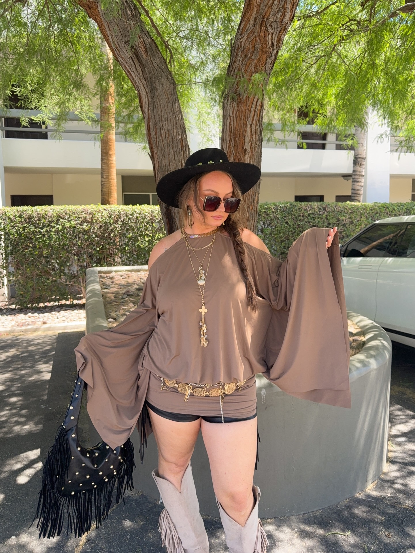 never want this weekend to enddddd 🌵🌟🤠 

#coachella #curvychella #festivaloutfits #festivalseason #midsizestyleinspo
