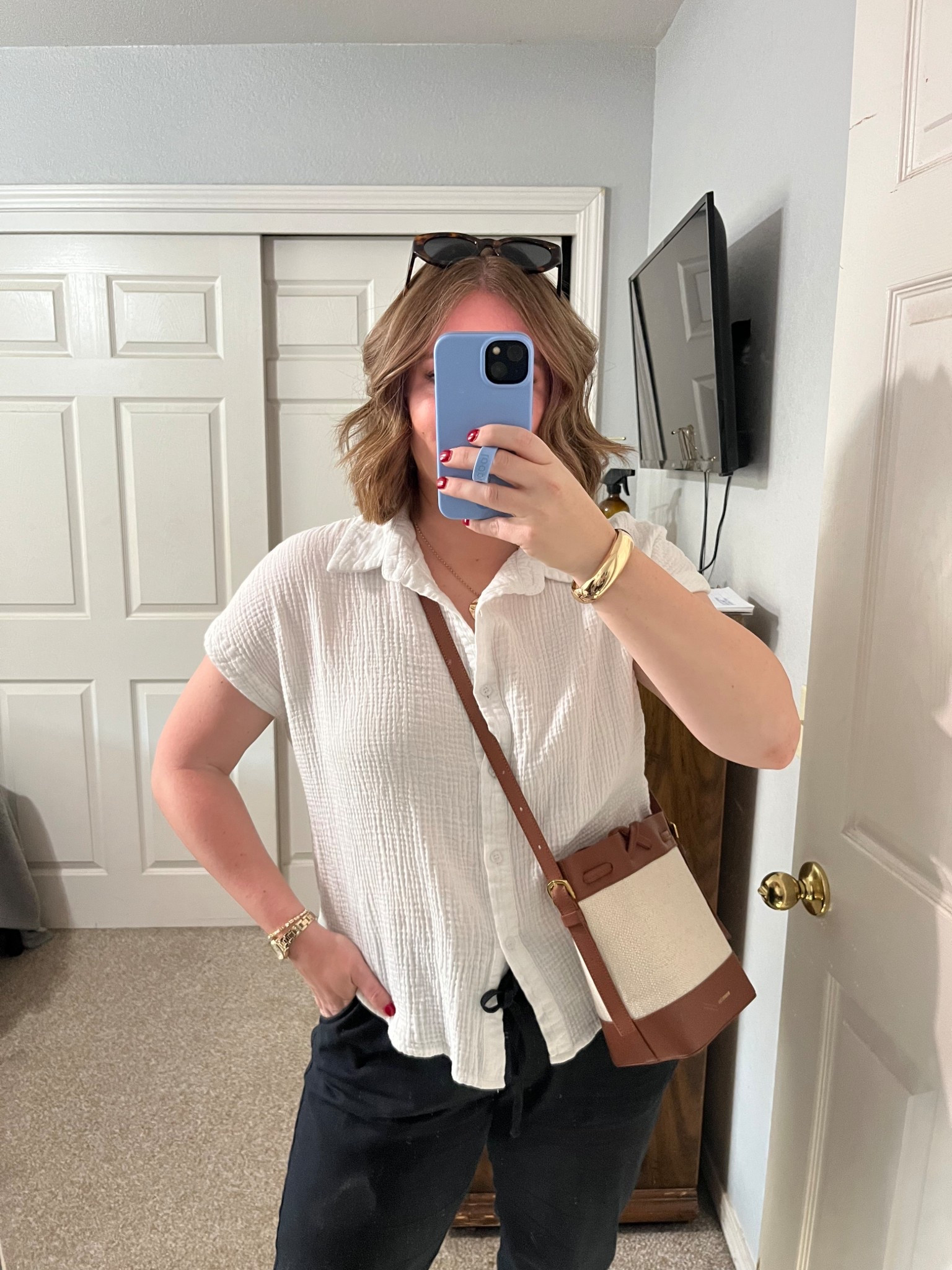 ootd // limited sizing in button down, linked similar. 

#LTKMidsize #LTKStyleTip