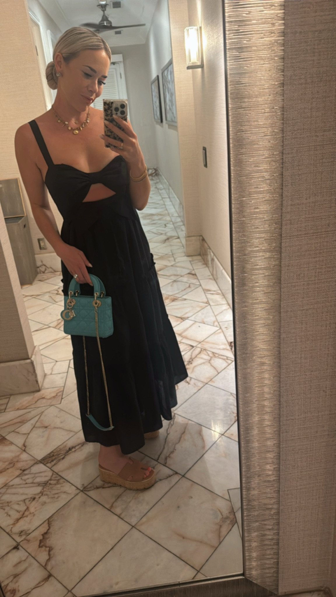 Dinner look! The black version of this dress sold out but I just ordered in the pink/lilac and It is 🤌🌺

#LTKtravel