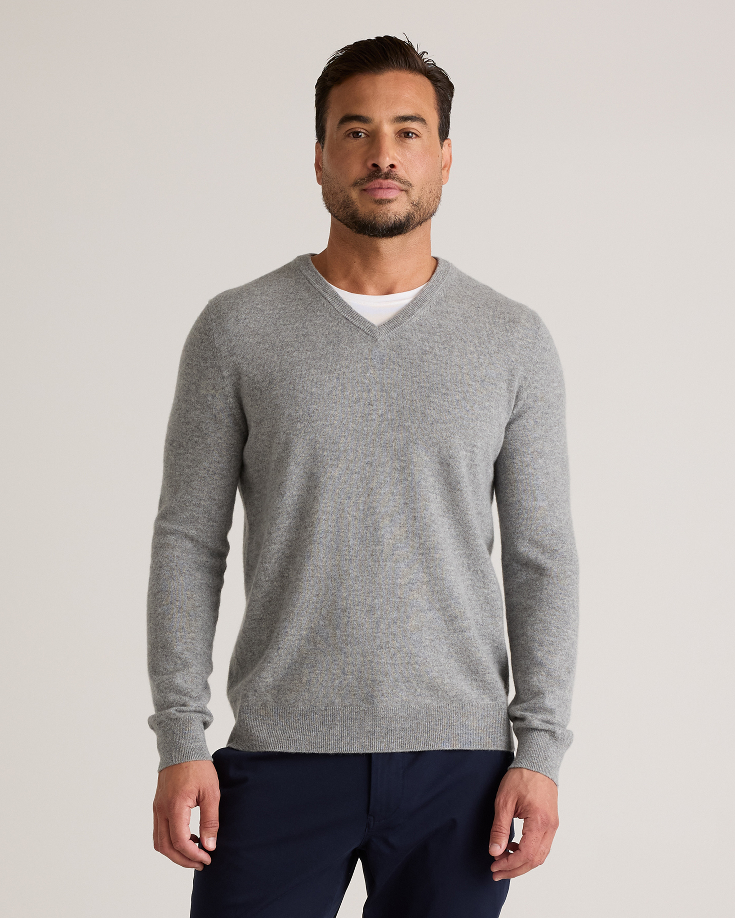 Quince | Men's Mongolian Cashmere V-Neck Sweater in Heather Grey, Size XL | Quince