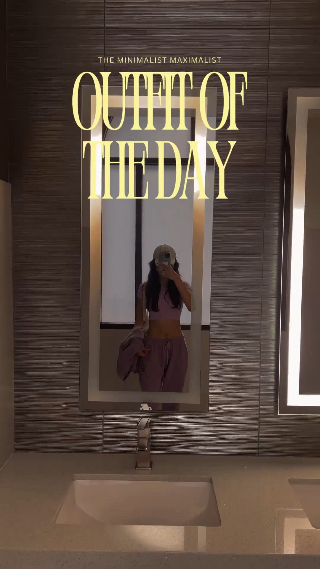 Hear me out: purple on purple 💜💪🏼✨

Sweatpants have been one of my go-tos lately, especially with the colder weather. I paired mine with a light colored purple workout top and it looks so chic, even though it’s a gym fit.

Linking cozy sweats and gym clothes here 🤍

#LTKActive #LTKFindsUnder100 #LTKSeasonal