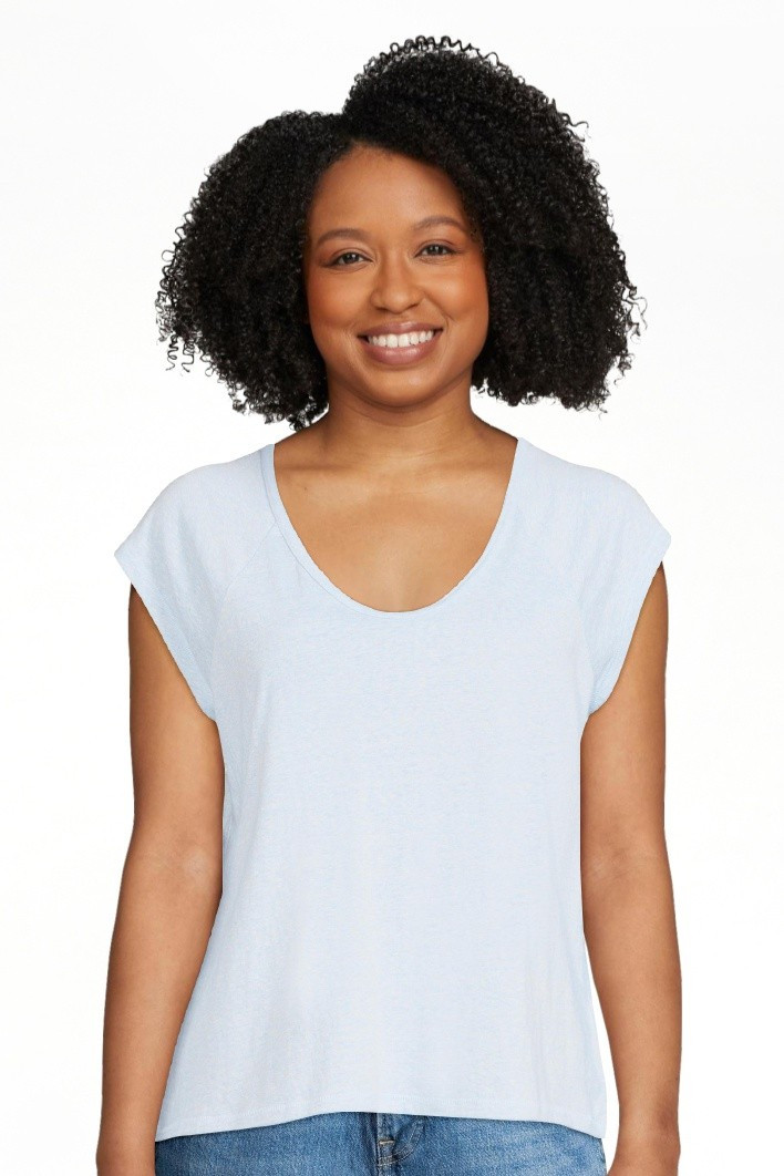 Free Assembly Women's Raglan V-Neck T-Shirt - Walmart.com | Walmart (US)