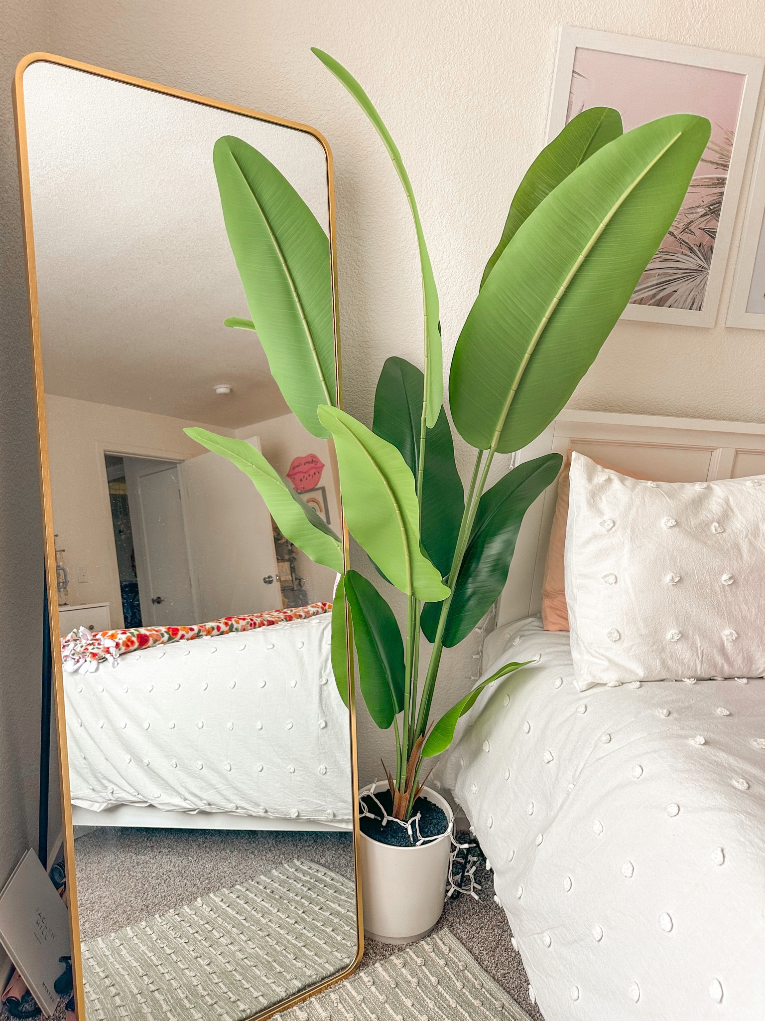 I love this corner 🪴💗🫶🏼

#LTKhome #LTKunder100 #LTKFind